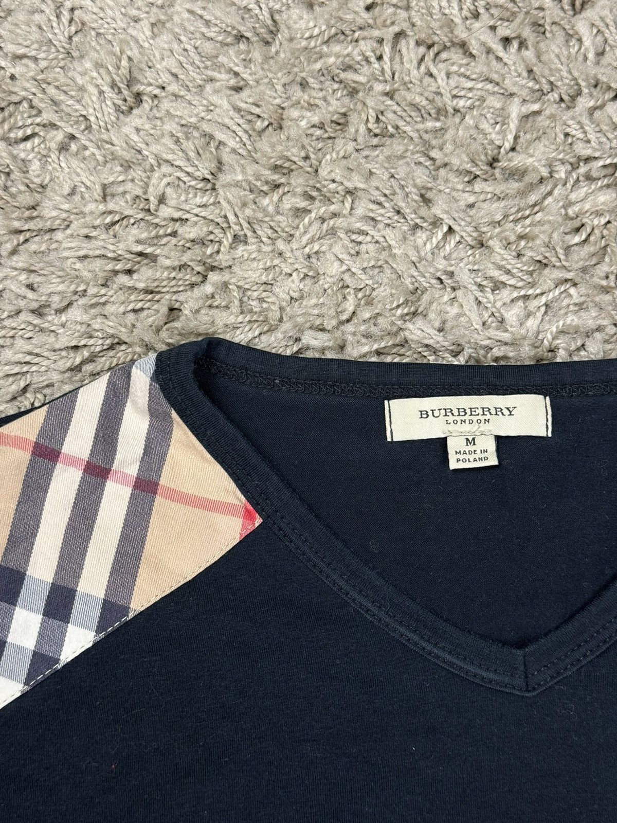 Burberry Classic black longsleeve t shirt Burberry original item Size M / US 6-8 / IT 42-44 - 2 Thumbnail