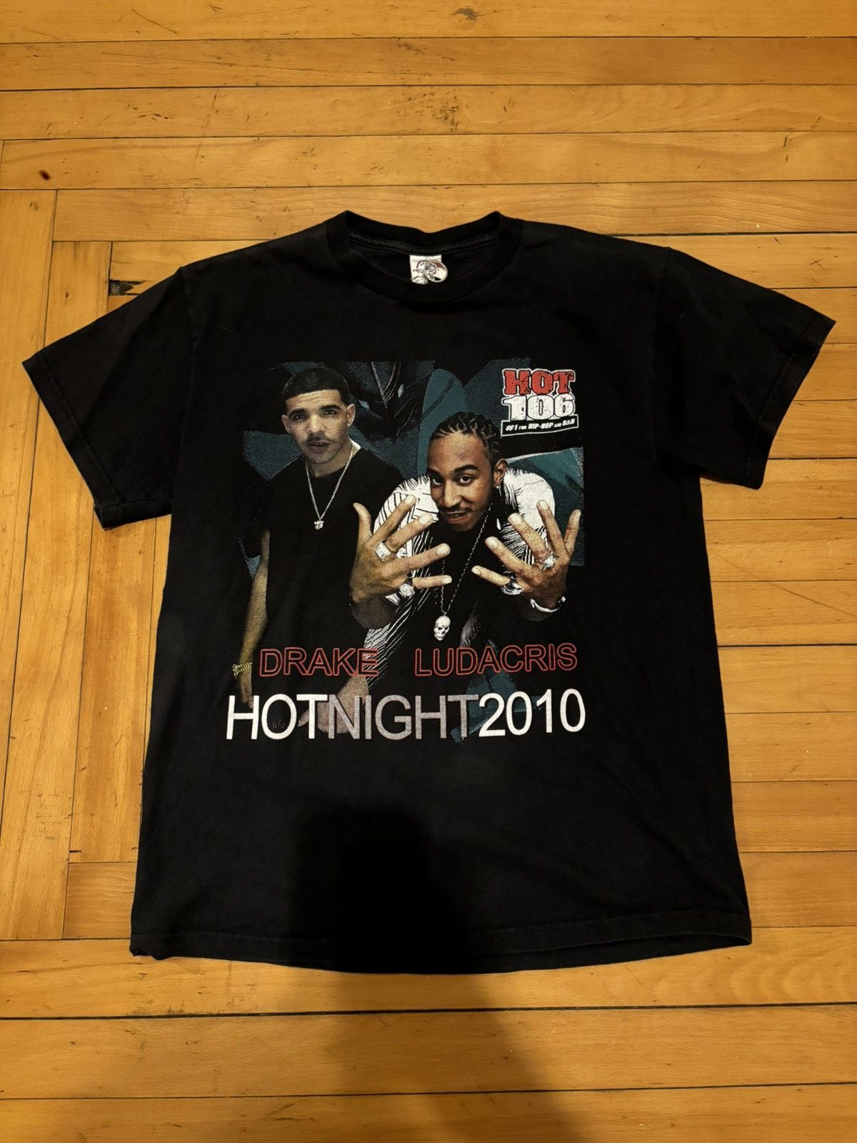 Rap Tees × Vintage Vtg 2010 Rap Tee Hot Night Tour Concert T-shirt Size US M / EU 48-50 / 2 - 1 Thumbnail