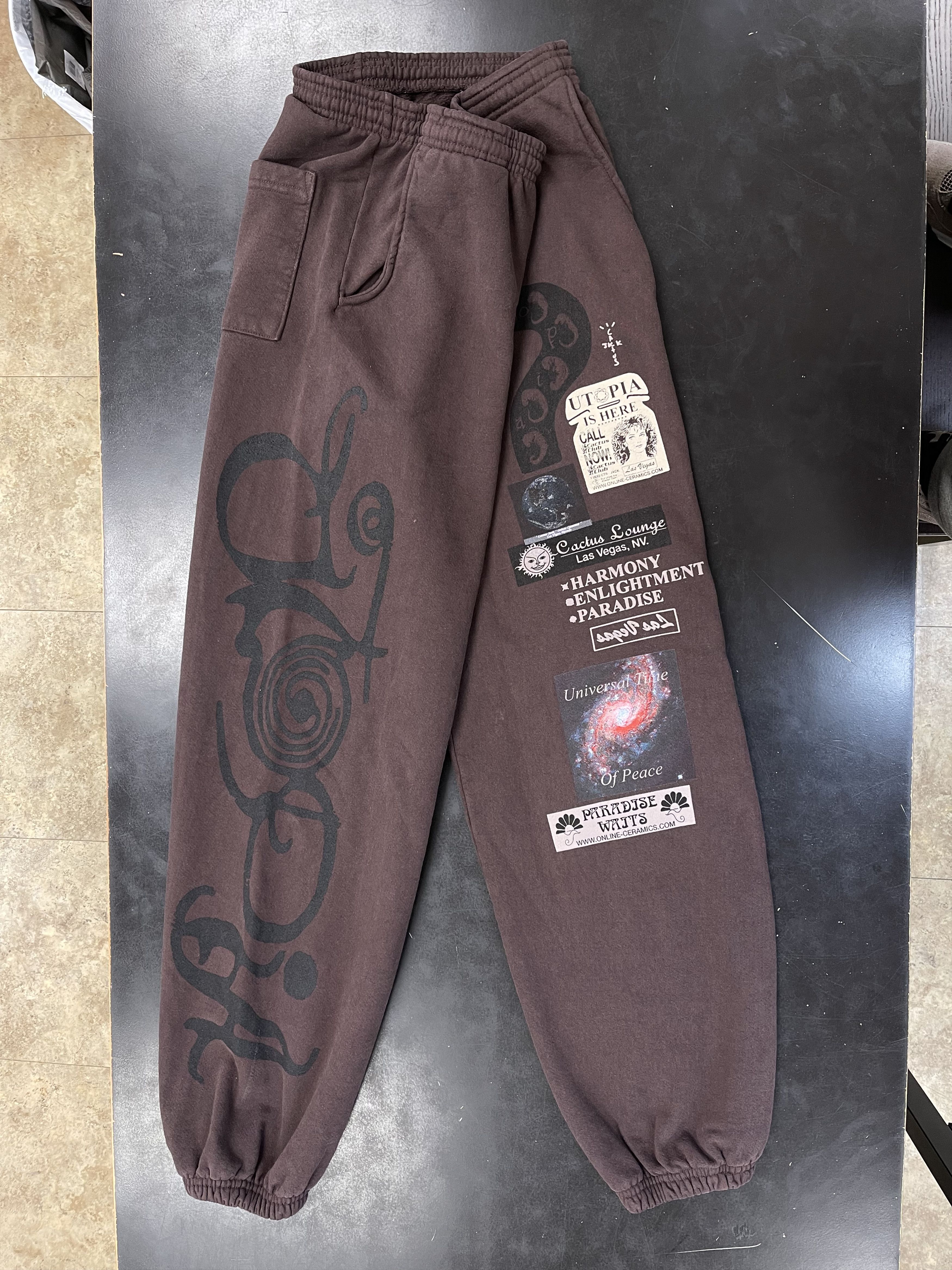 Online Ceramics × Travis Scott Online Ceramics x Travis Scott Utopia Sweatpants Brown Size US 28 / EU 44 - 1 Thumbnail
