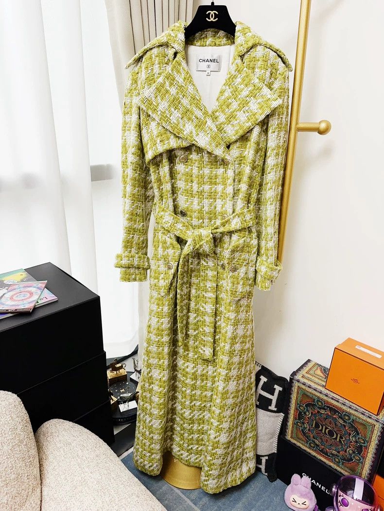 Chanel Chanel 22B avocado green check tweed coat Size XS / US 0-2 / IT 36-38 - 1 Thumbnail