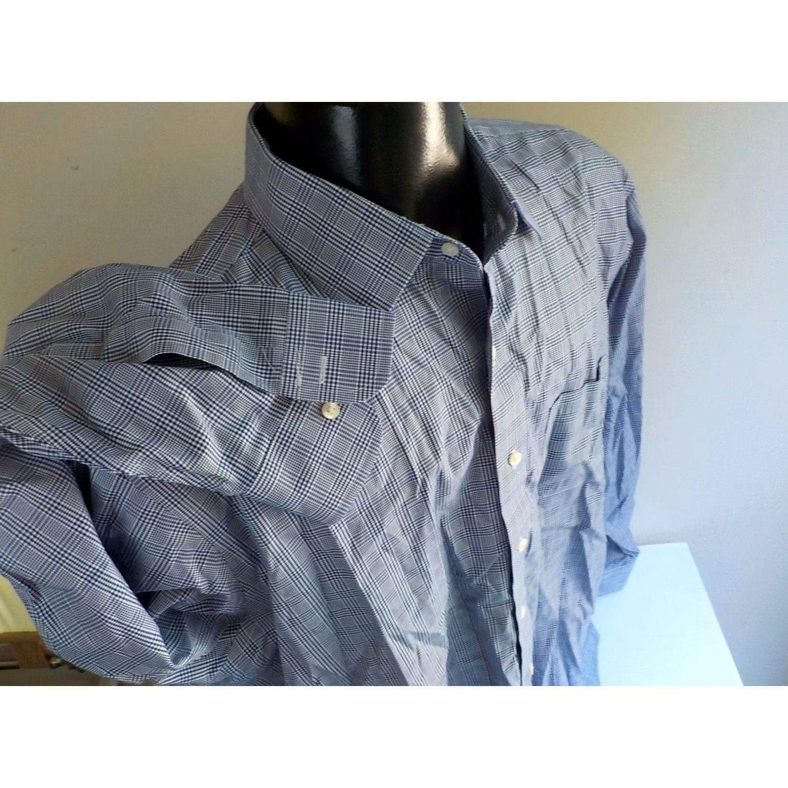 Brooks Brothers Brooks Brothers Dress Shirt Navy White Checkered Size 17 1/2 Regular Sleeve 34/35 Let's 171/2-35 Ships Men's Shirt Regent LS 1818"} Size US XL / EU 56 / 4 - 4 Thumbnail