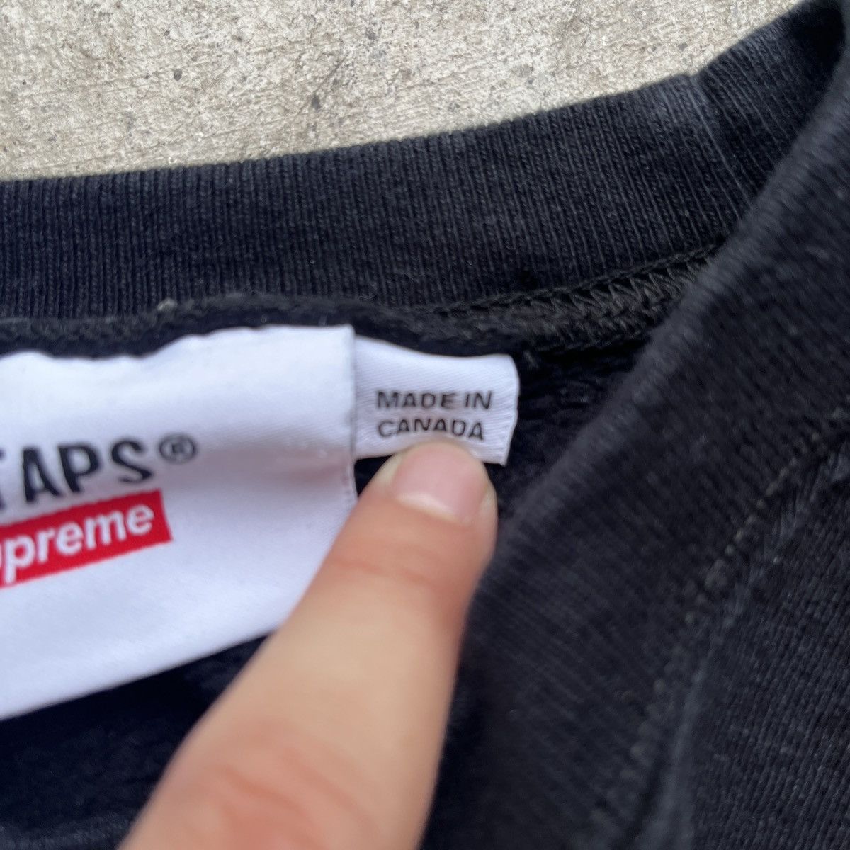 Supreme × Wtaps Supreme x WTAPS Crewneck Black Box Logo Rare FW21 Size US M / EU 48-50 / 2 - 7 Thumbnail