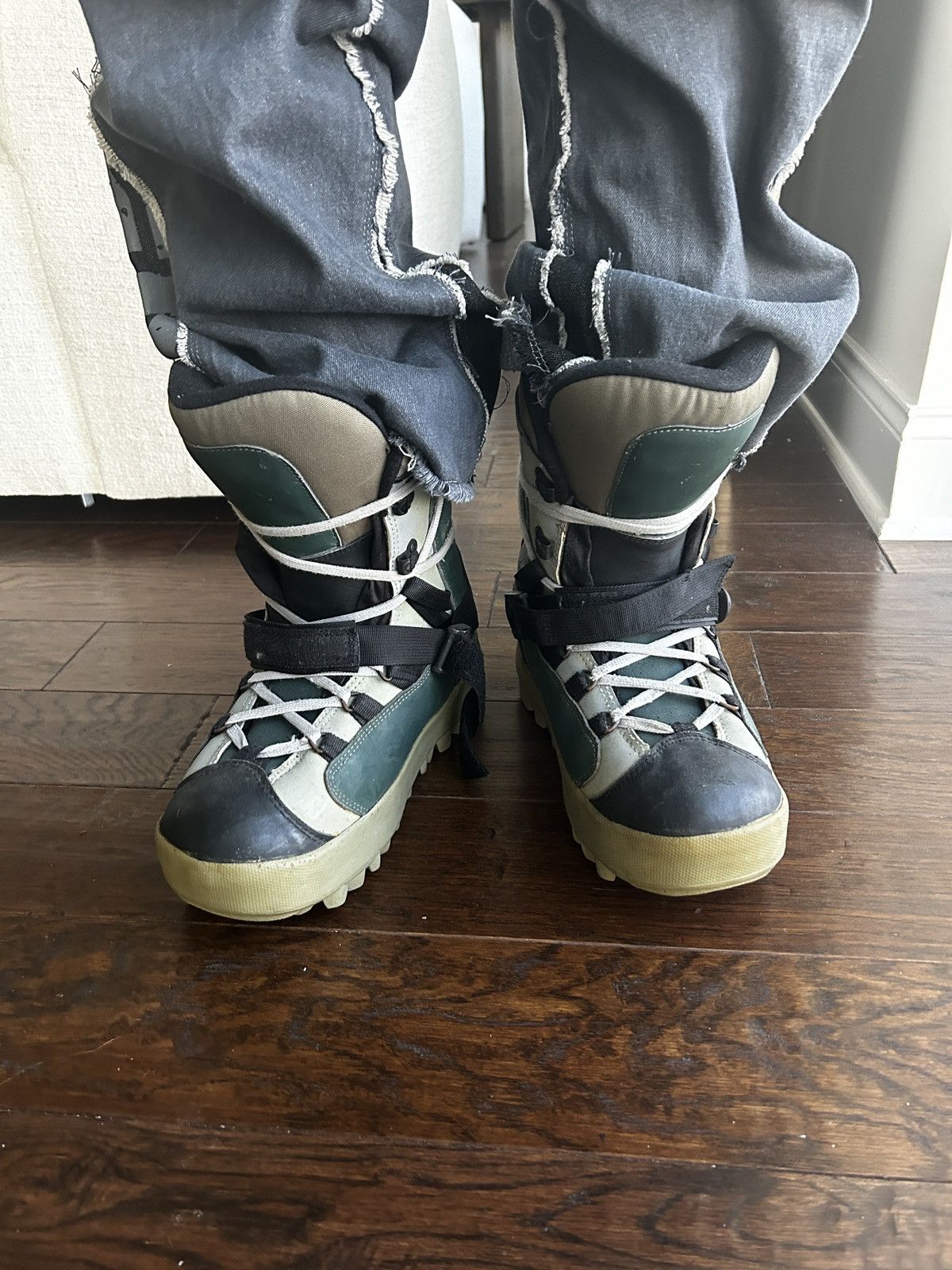 Other Mens K2 Ski/Snowboard Boot Size US 11.5 / EU 44-45 - 2 Thumbnail