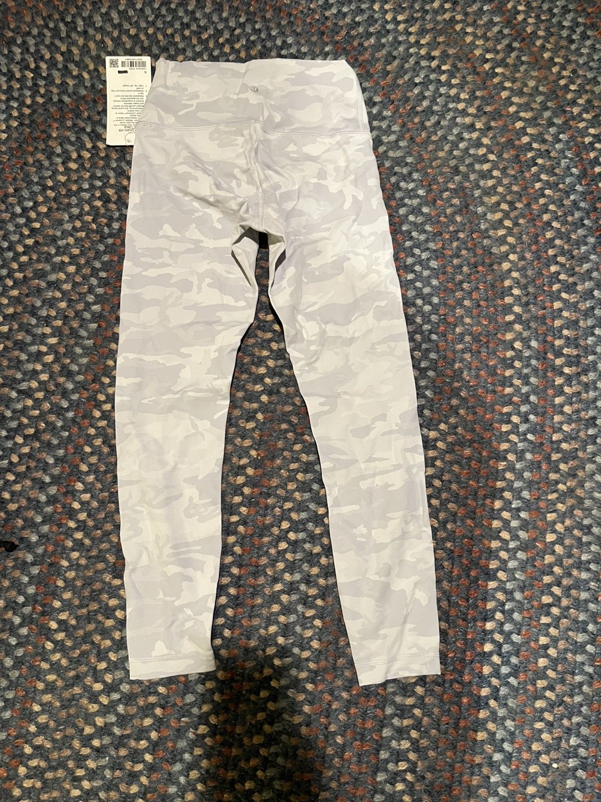Lululemon Lululemon Women’s Gray and White Camouflage Leggings Size 6 Size 28" / US 6 / IT 42 - 3 Thumbnail