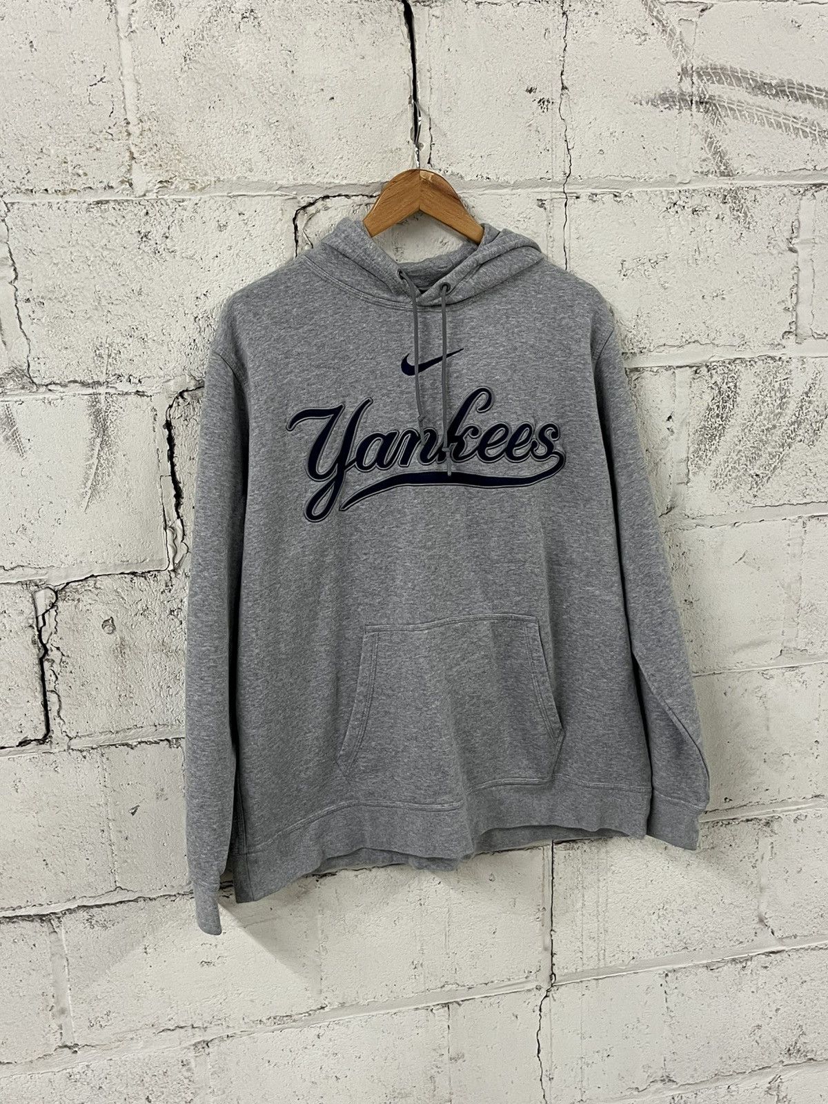 Nike NY Yankees y2k Nike center swoosh hoodie rare streetwear Size US XXL / EU 58 / 5 - 3 Thumbnail
