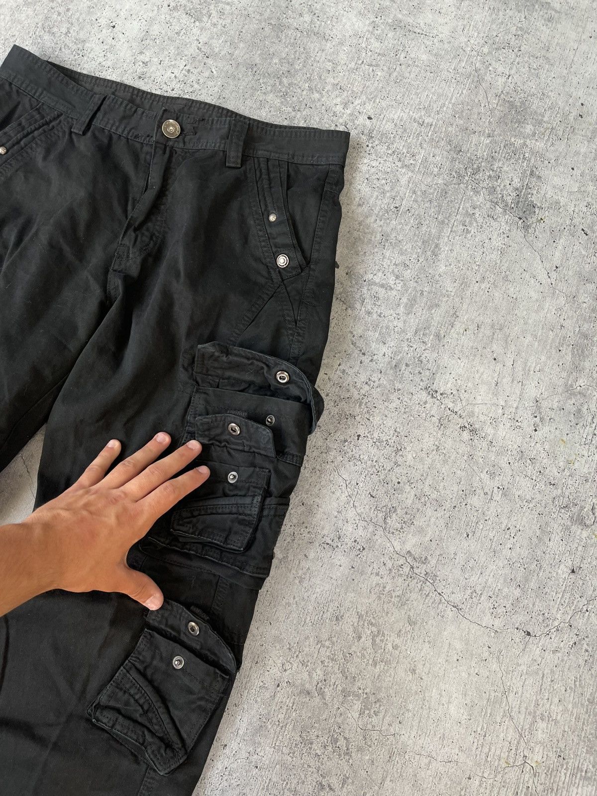 Japanese Brand Japan Y2K Black Avant Garde Multipocket Cargo Pants Size US 32 / EU 48 - 9 Thumbnail