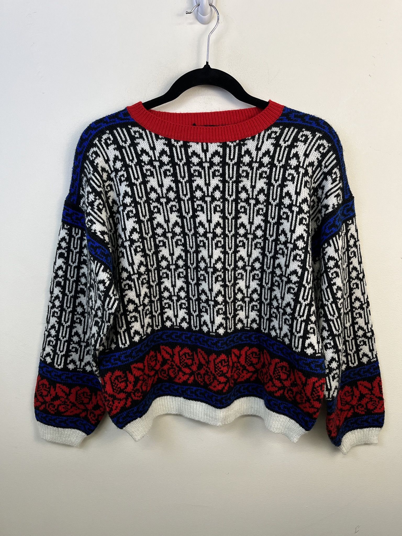 Vintage Vintage Knit Sweater 1990s Thick Knit 16th Street Red White Blue Pattern Knit Sweater Size L Size US M / EU 48-50 / 2 - 1 Thumbnail