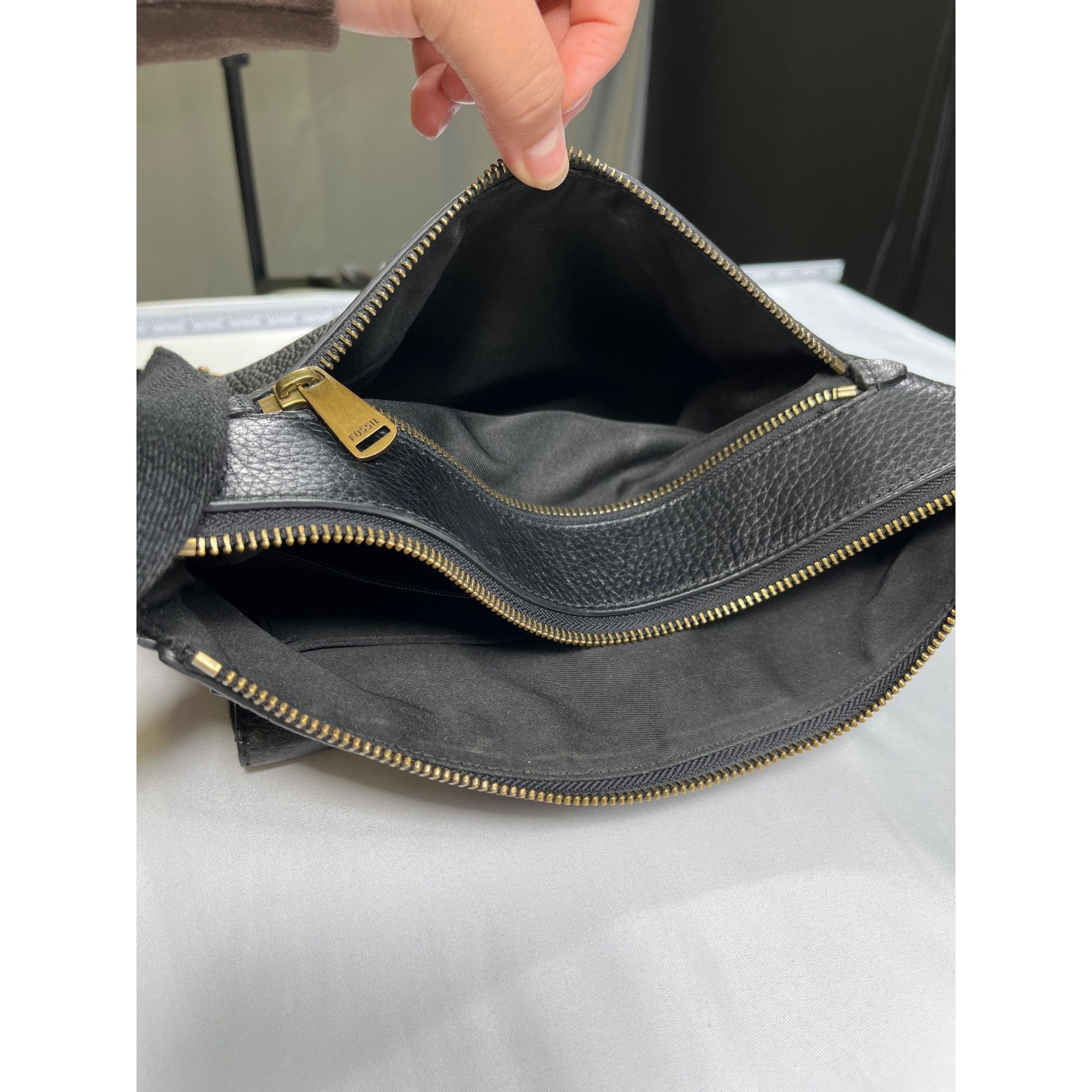 Fossil Fossil SKU 7461 Black Leather Crossbody Bag Purse Size ONE SIZE - 10 Thumbnail
