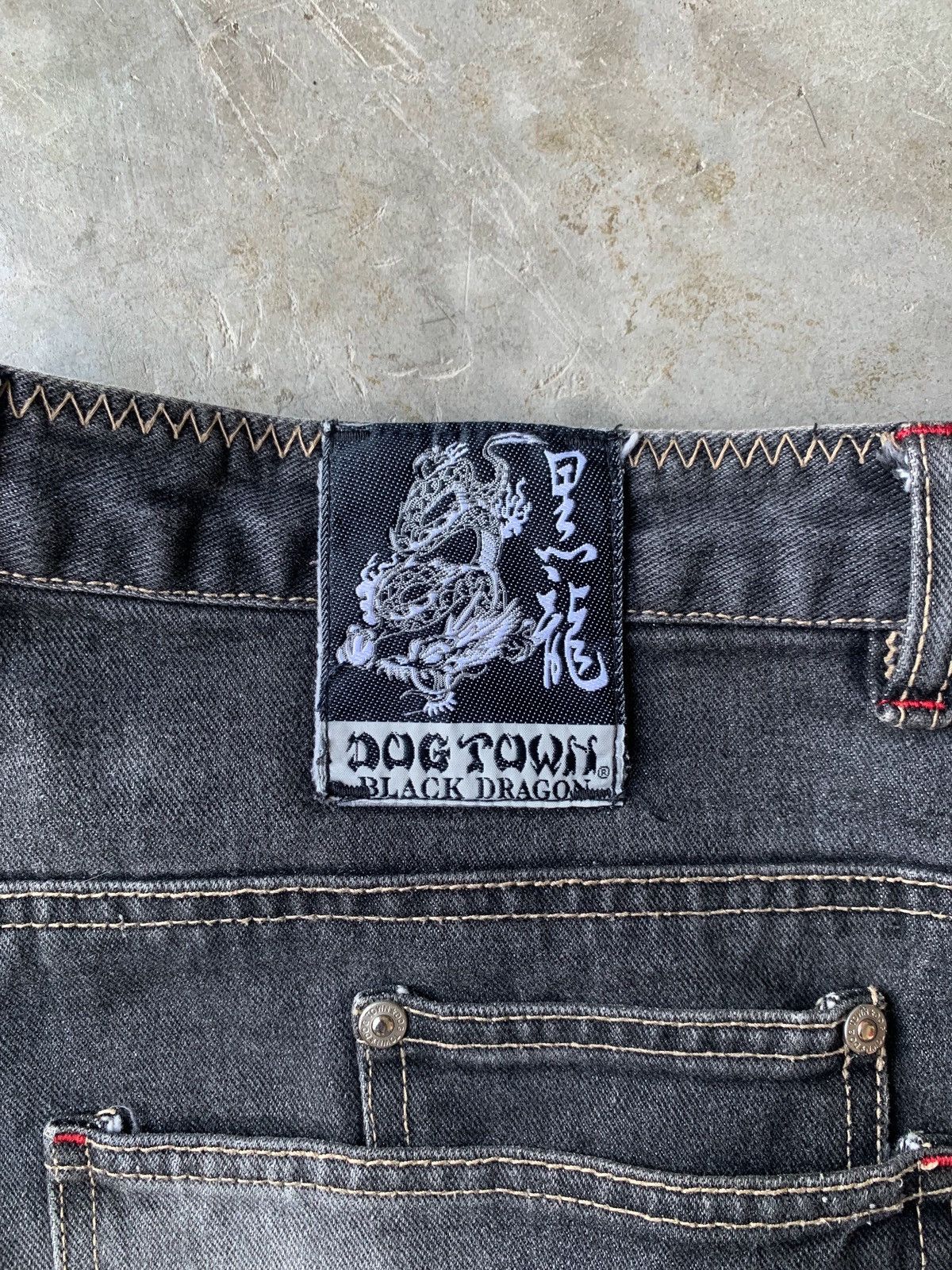 Other × Vintage Vintage Dogtown Skateboards Black Dragon Jorts Size US 39 - 4 Thumbnail