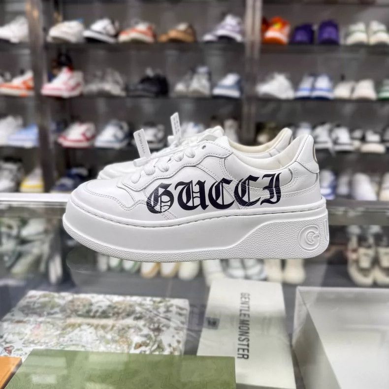 Gucci GUCCI White Sneakers with Original Box Size 35.5-2505 Size US 4.5 / IT 34.5 - 3 Thumbnail