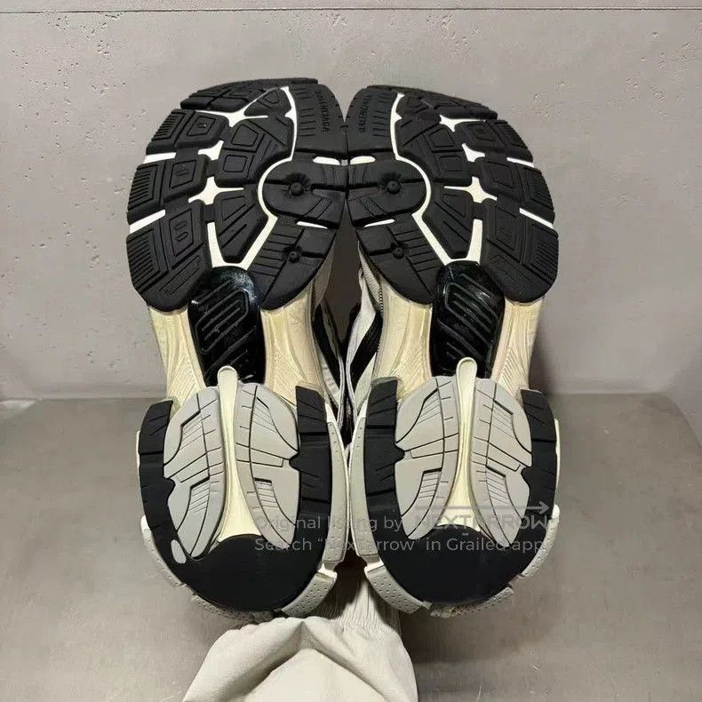 Balenciaga Balenciaga Runner Distressed Gray Black Sneakers. Size US 10.5 / EU 43-44 - 5 Thumbnail