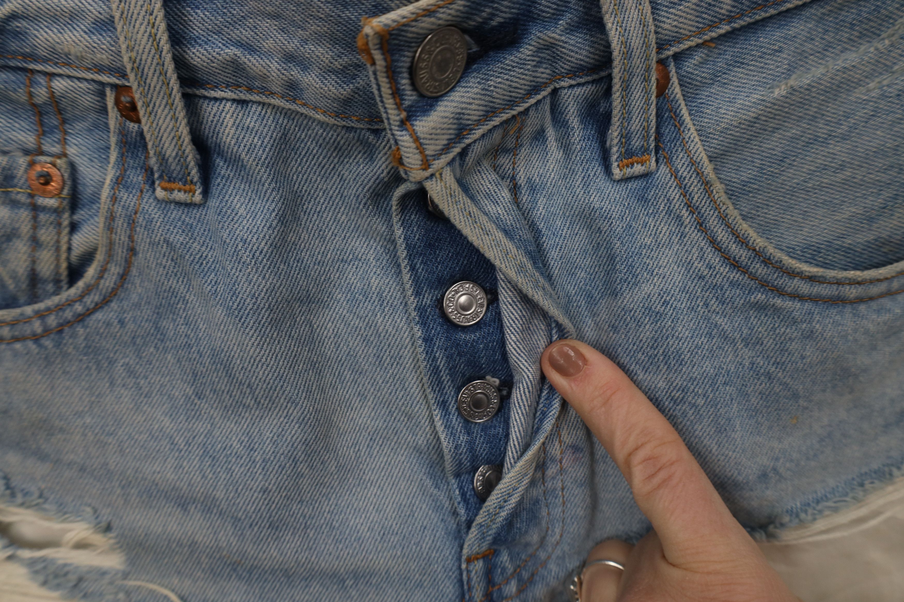 Levi's Vintage Y2K Levis 501xx Button Fly Original Denim Shorts Size 25" / US 0 / IT 36 - 7 Thumbnail