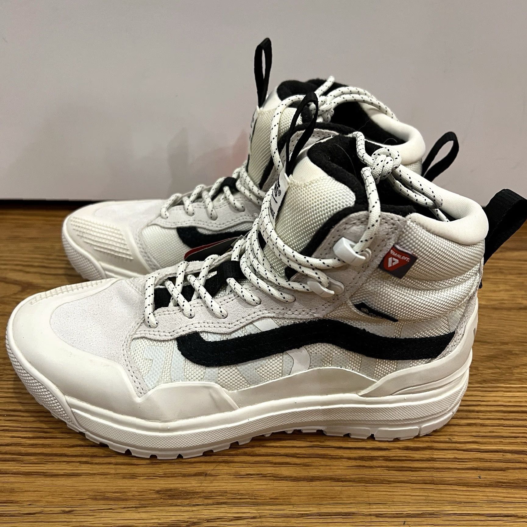 Vans VANS UltraRange EXO HI Gore-Tex MTE-2 Marshmallow Women US 7.5 Sneakers Outdoor Colorful Logo Size US 7.5 / IT 37.5 - 7 Thumbnail