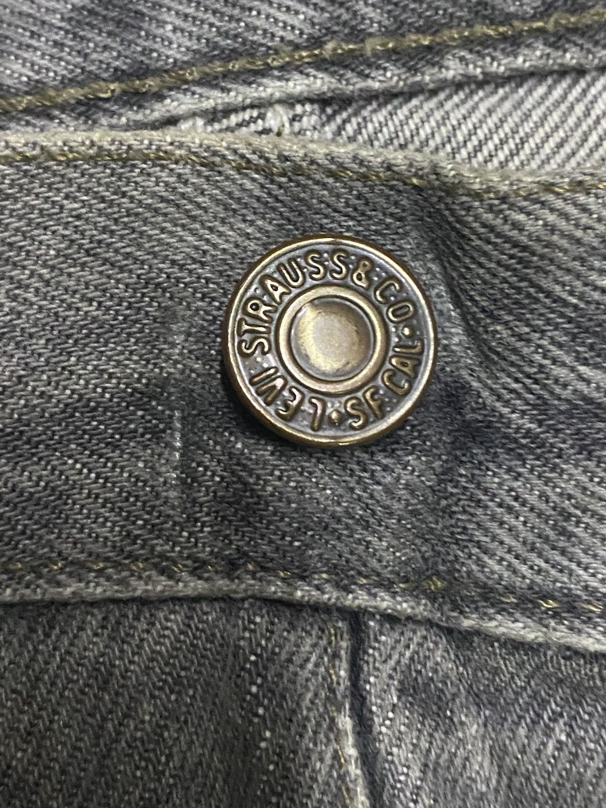 Levi's Vintage Levis 501 90s Grunge Distressed Jeans Size US 29 - 11 Thumbnail