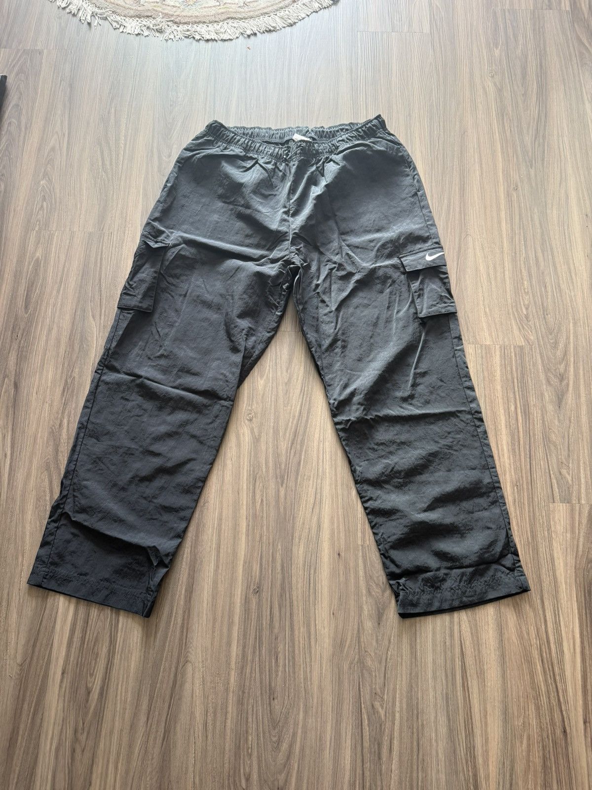 Nike Nike Women’s Oversized Cargo Pants Black Large Worn Once Size 34" / US 12 / IT 48 - 1 Thumbnail