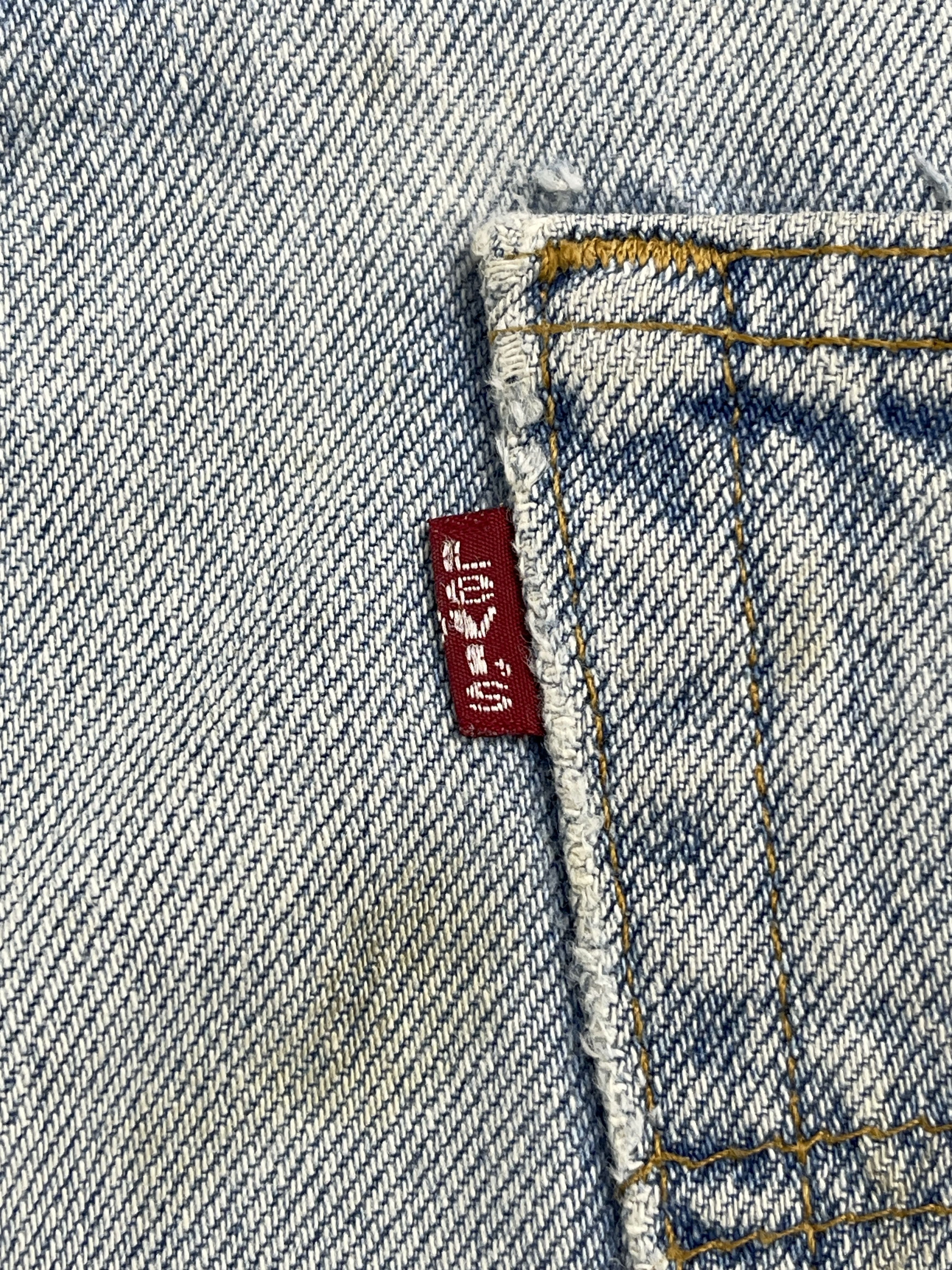 Levi's 90s Vintage Levis Relaxed Light Washed Dirty Jeans DP2581 Size US 36 / EU 52 - 6 Thumbnail