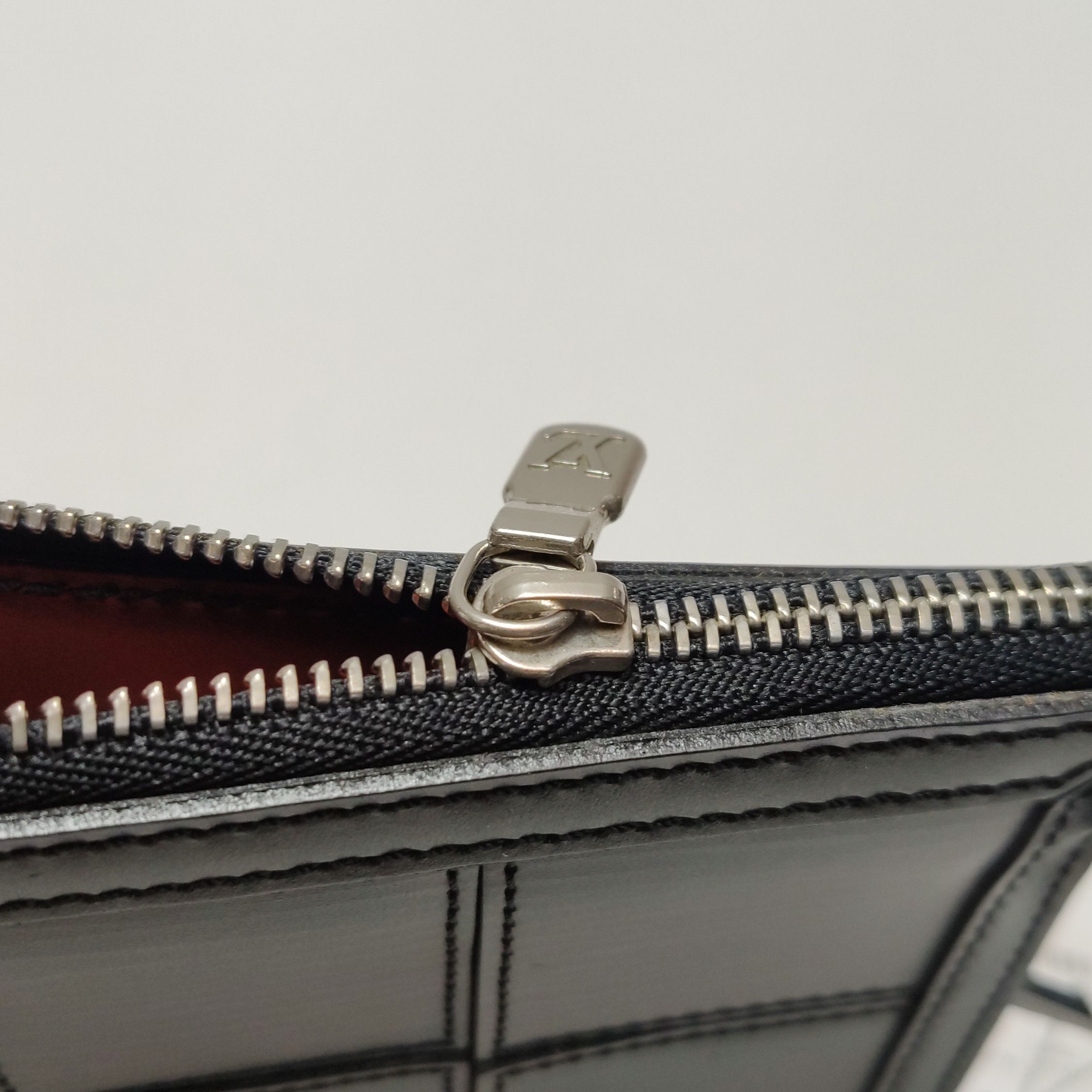 Louis Vuitton Louis Vuitton (LV) Cowhide check logo handbag -y2506 Size ONE SIZE - 4 Thumbnail