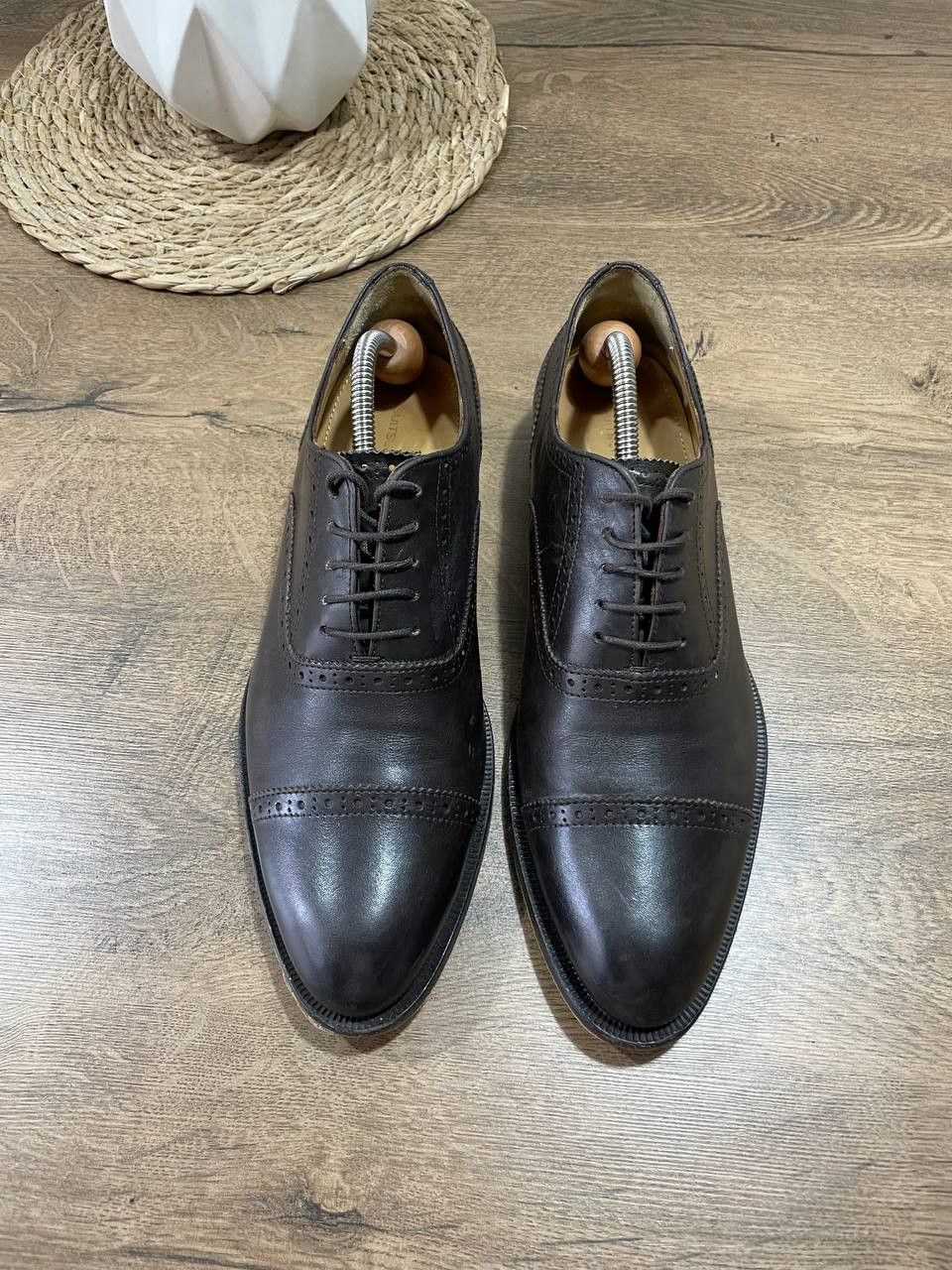 Suitsupply Suitsupply Oxford Brown Brogue Derby in Calf Leather mens Size US 7.5 / EU 40-41 - 2 Thumbnail