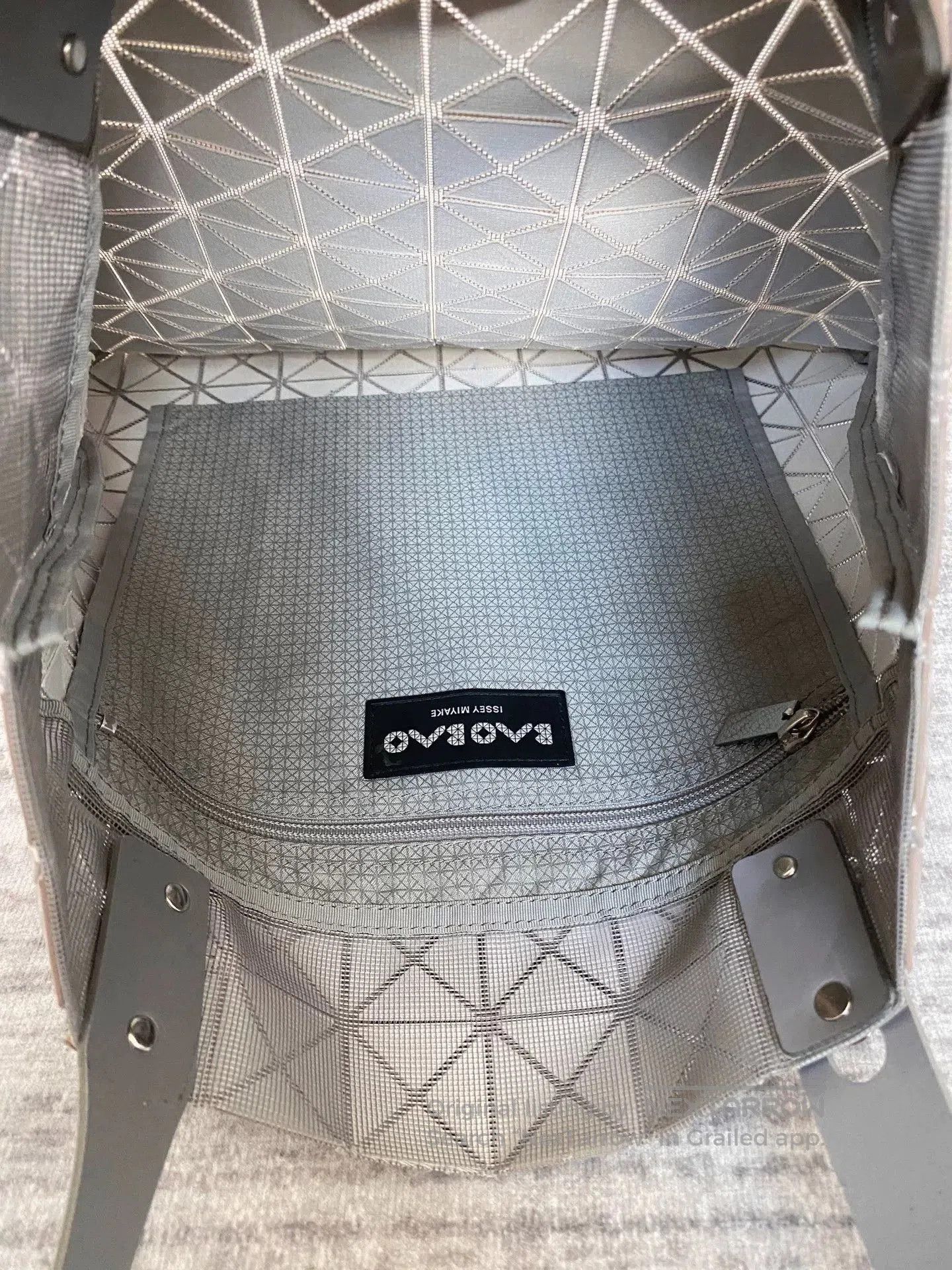 Issey Miyake Issey Miyake Metallic Gray Tote Bag. Size ONE SIZE - 9 Thumbnail
