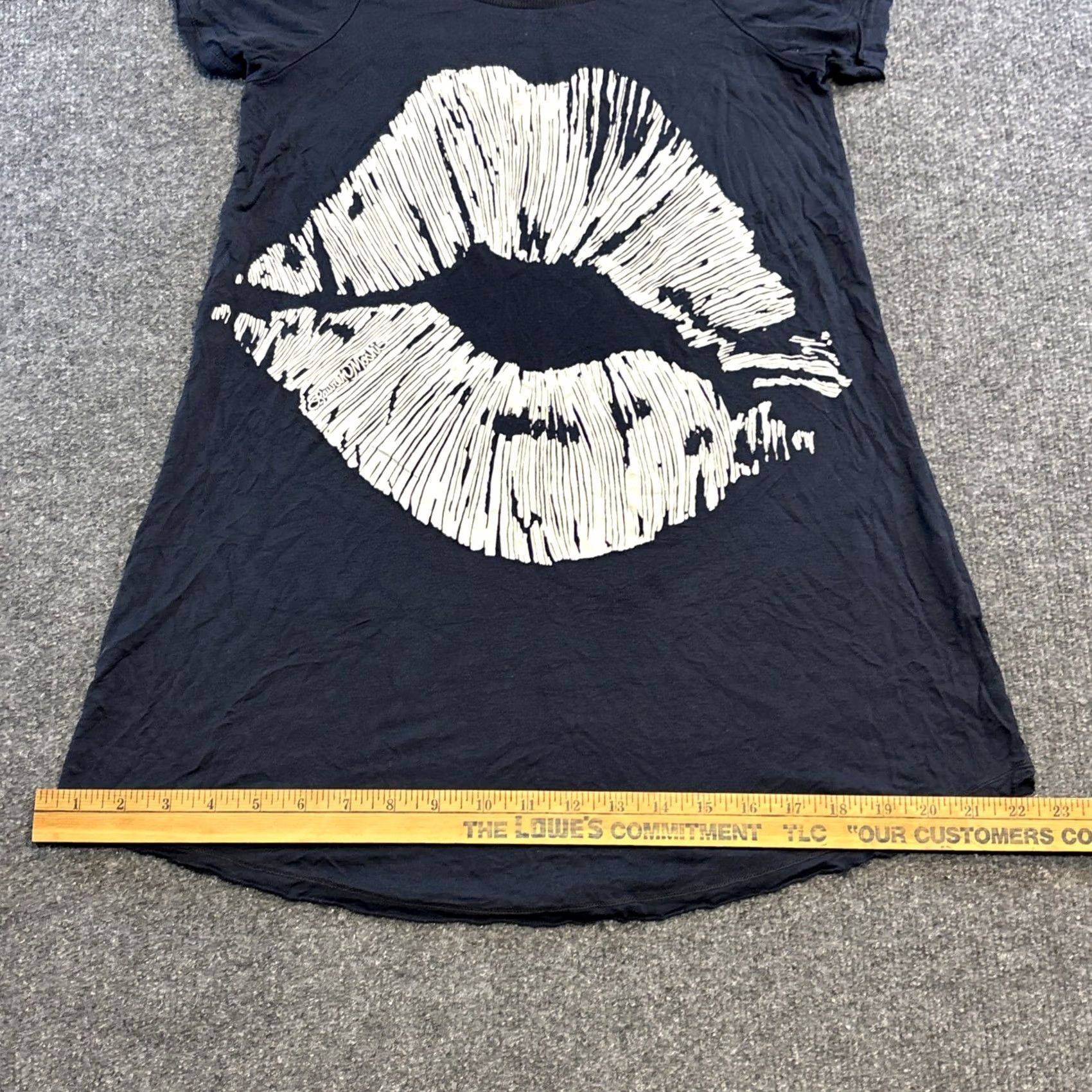 Vintage LAUREN MOSHI Sketch Kiss Lips Scribble Graphic Tee S Navy Blue Women Small Gray T-Shirt Size S / US 4 / IT 40 - 5 Thumbnail