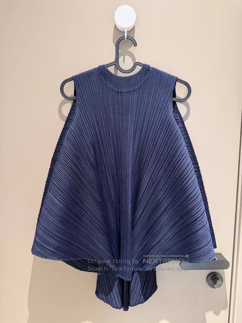 Issey Miyake Issey Miyake Cape Top Size L / US 10 / IT 46 - 1 Thumbnail