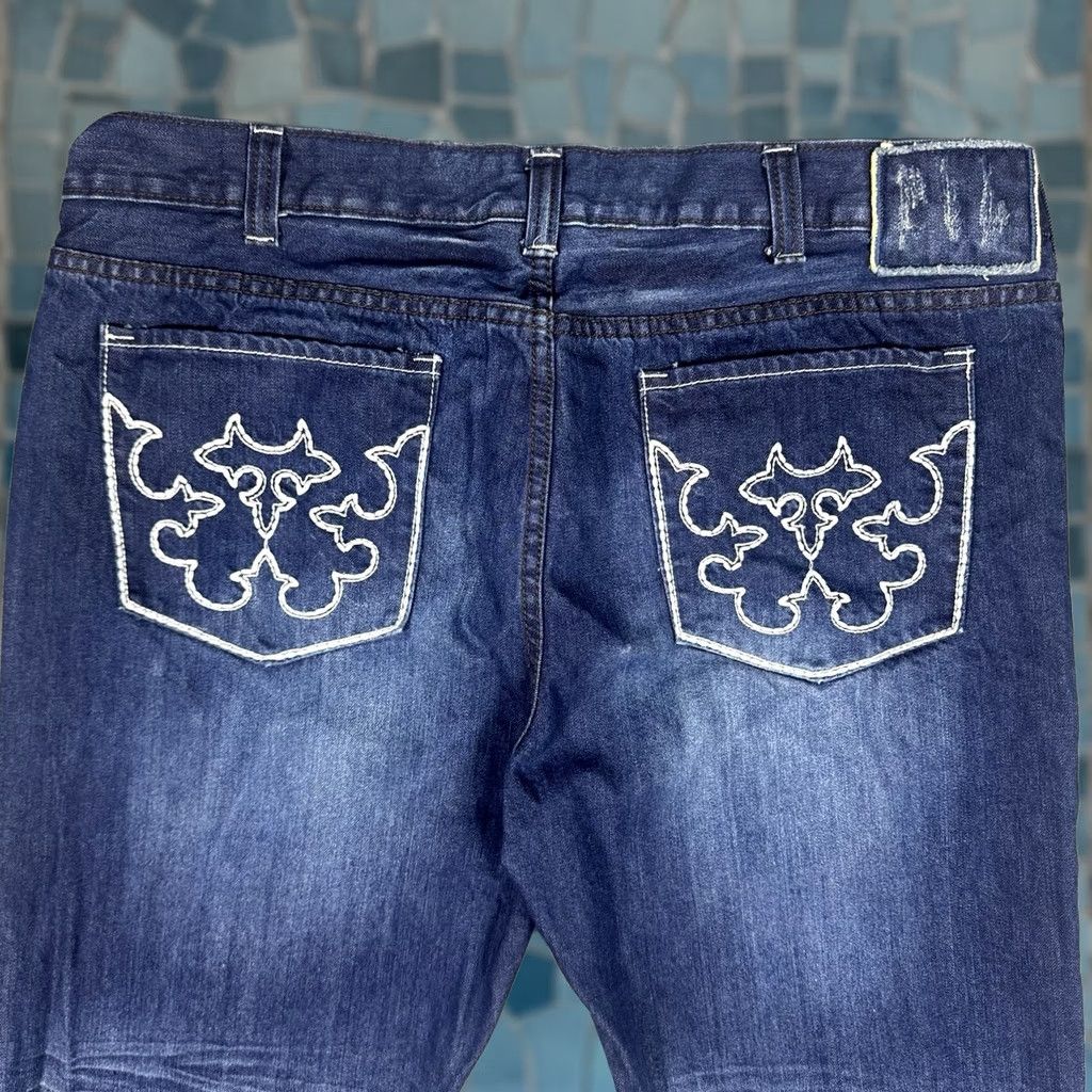 Vintage VINTAGE Helix Jeans Mens 38x30 Bootcut Embroidered Flames Cross Y2K Grunge Baggy Size US 38 / EU 54 - 1 Thumbnail