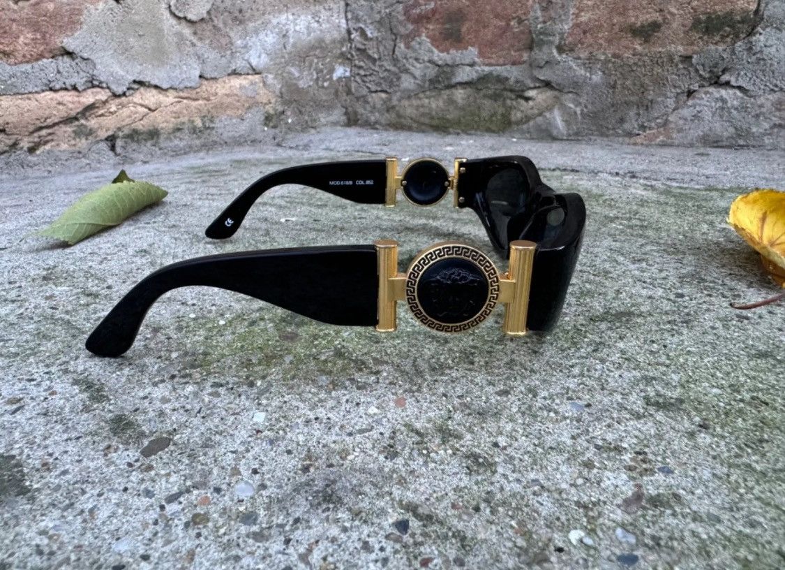 Versace Vintage💥Gianni Versace💥Sunglasses (MOD.618/B COL.852 Size ONE SIZE - 1 Thumbnail
