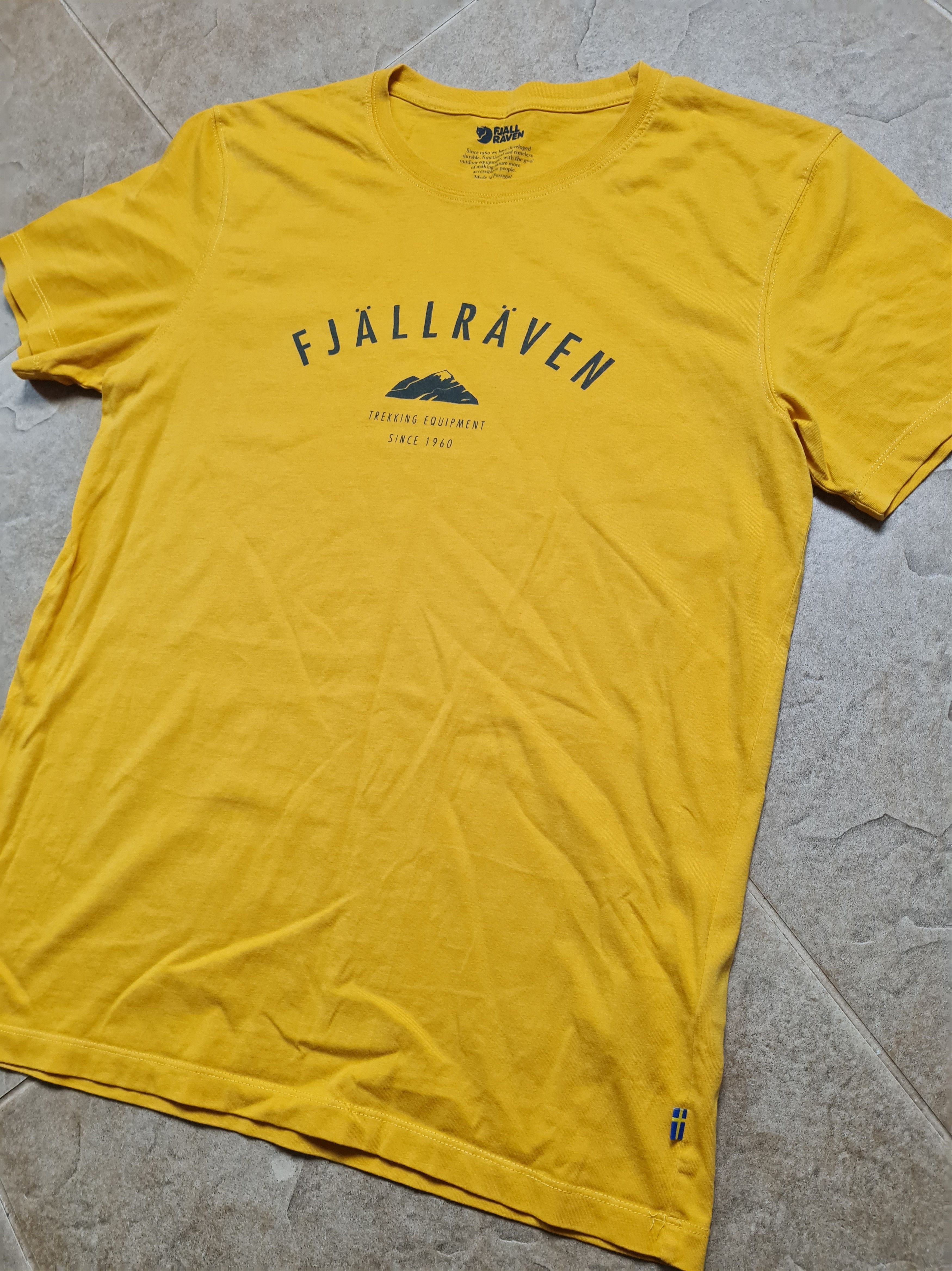 Fjallraven T-Shirt Fjallraven Yellow Mountain Logo Top Vintage Shirt Size US M / EU 48-50 / 2 - 9 Thumbnail