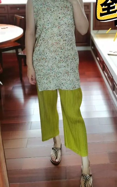 Issey Miyake Issey Miyake size:3 Mustard yellow pleated pants Size 23" - 1 Thumbnail