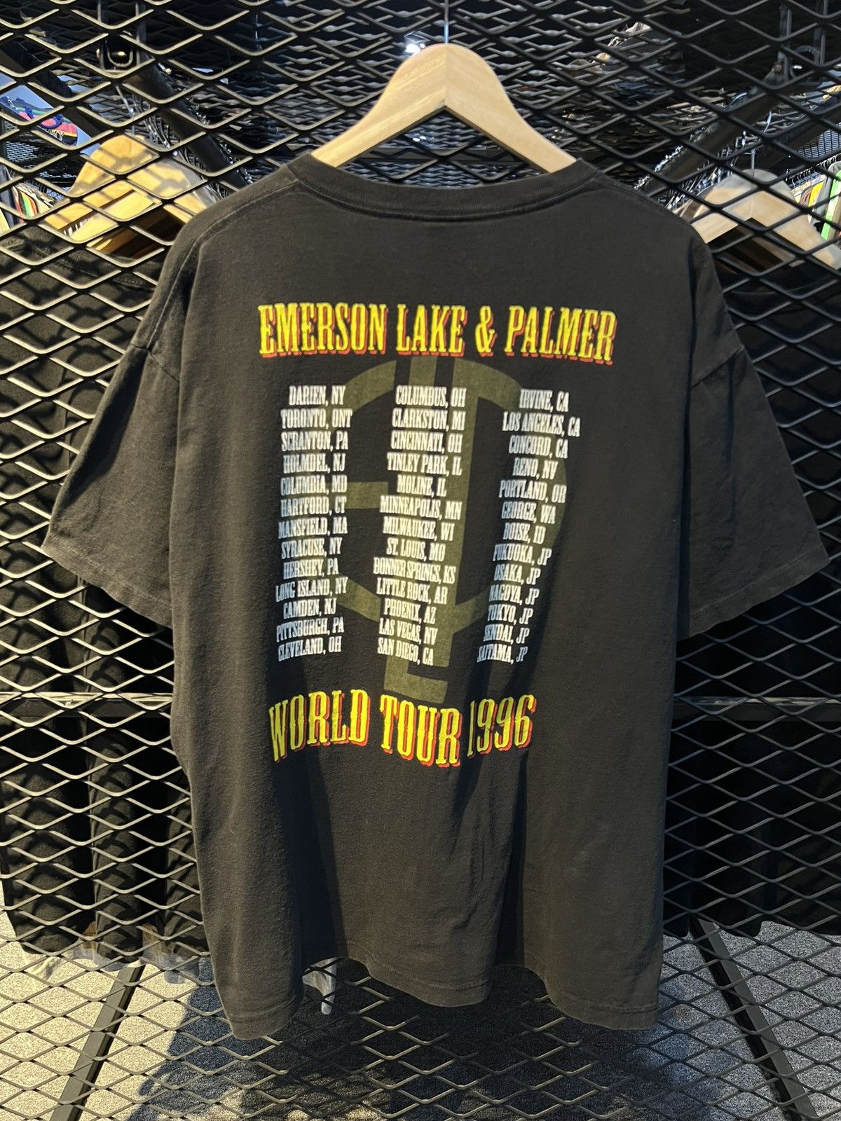 Band Tees × Vintage Vintage Emerson Lake Palmer 1992 Shirt Size US XL / EU 56 / 4 - 2 Thumbnail