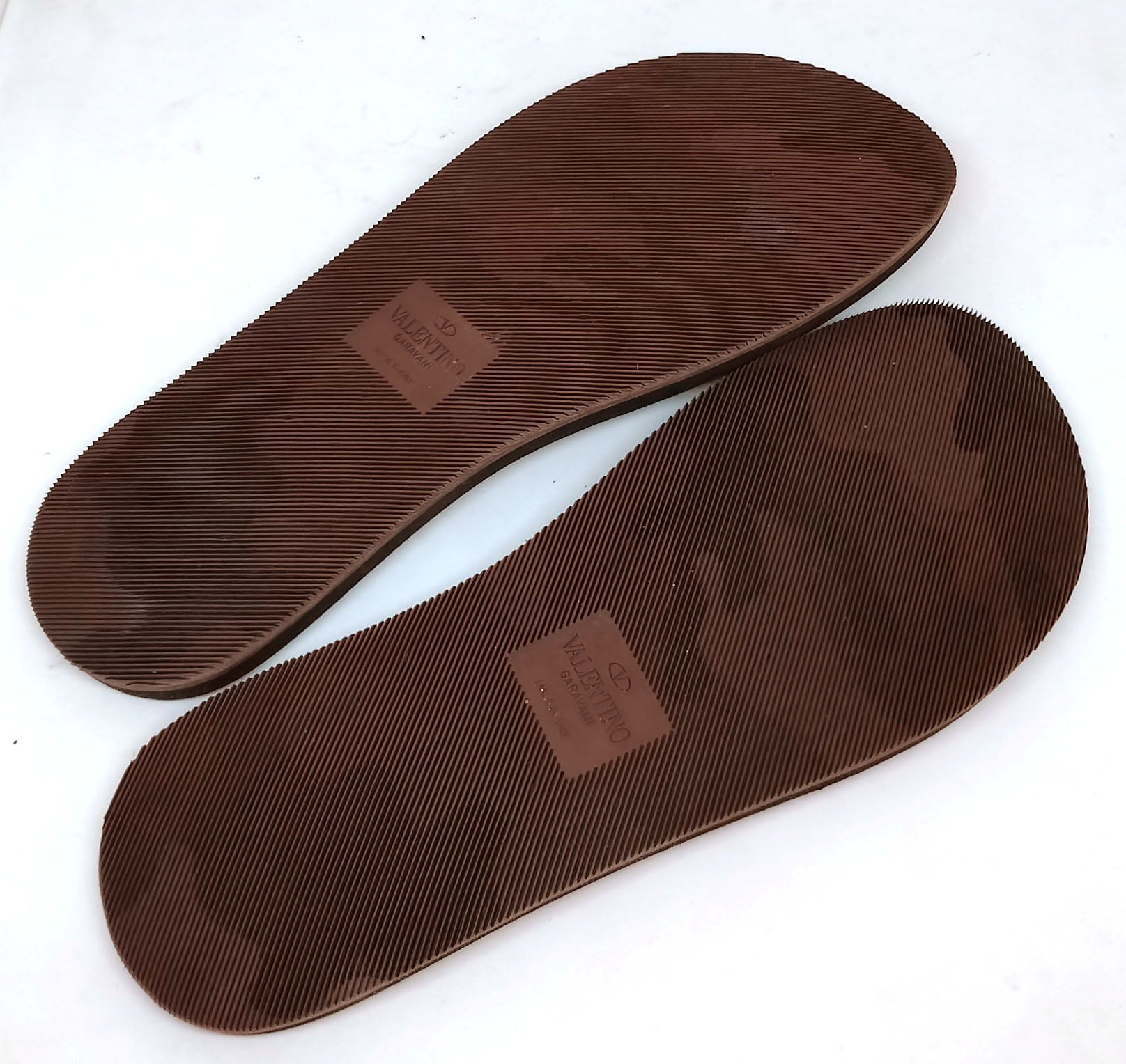 Valentino Valentino Garavani Rockstud Rubber Flip-Flops Black Size US 11 / EU 44 - 8 Thumbnail