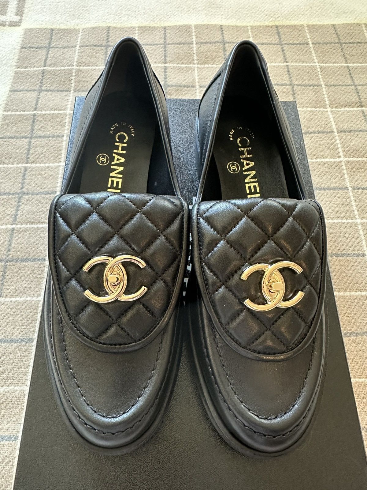 Chanel Chanel turnlock loafer black size 38 Size US 8 / IT 38 - 1 Thumbnail