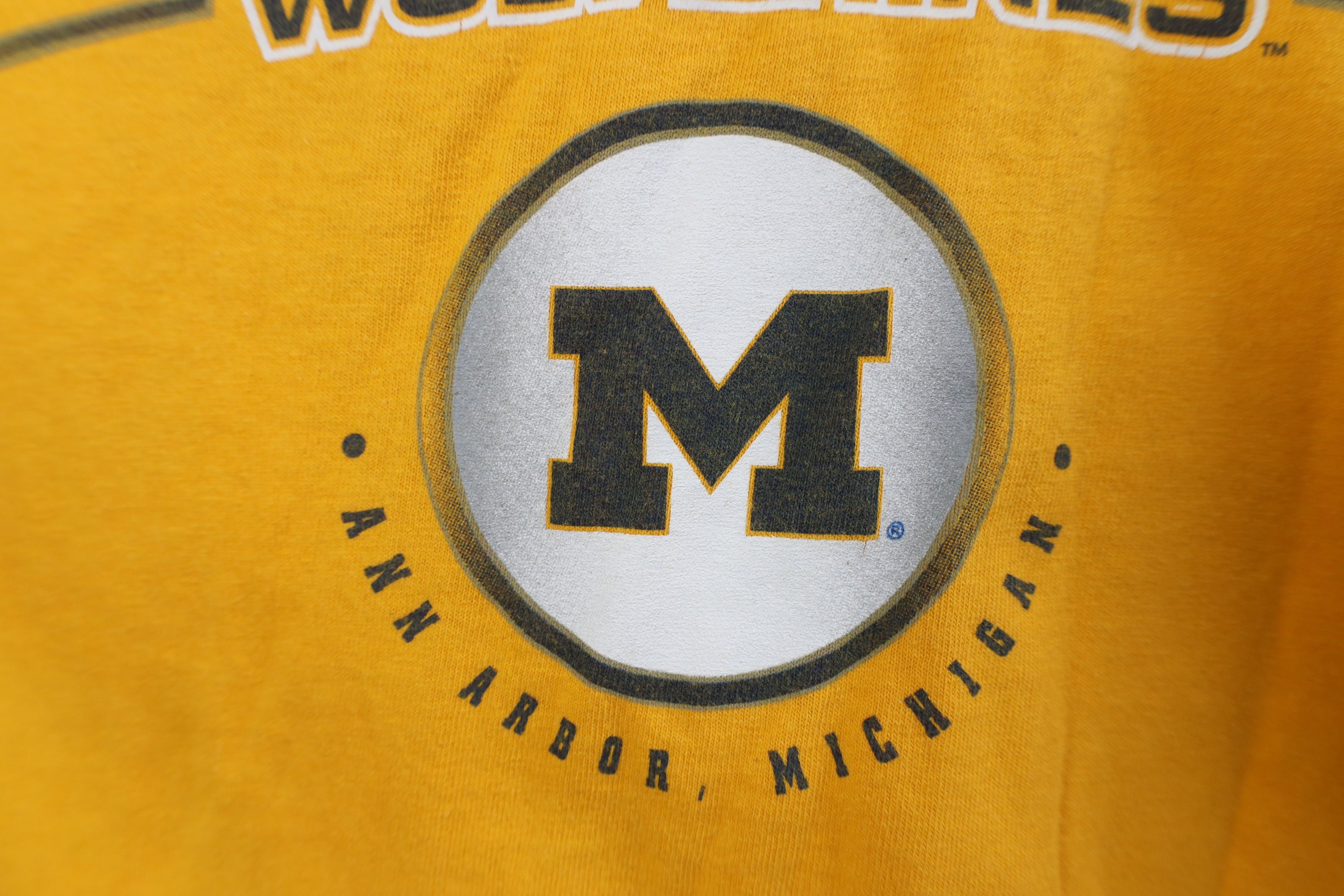 Vintage Vintage Faded Spell Out University of Michigan T-Shirt Maize Size US M / EU 48-50 / 2 - 5 Thumbnail