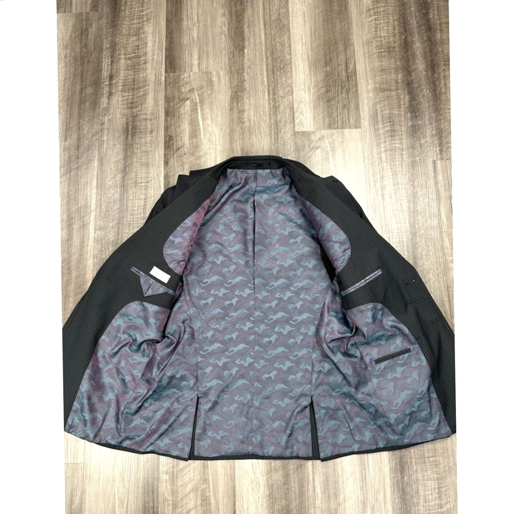 Avenue NHP Saks Fifth Avenue Pinstripe Athletic Performance Suit - 40R SHIRT? (Note: This is a formatting mistake. Provide corrected title.) Size 40R - 7 Thumbnail