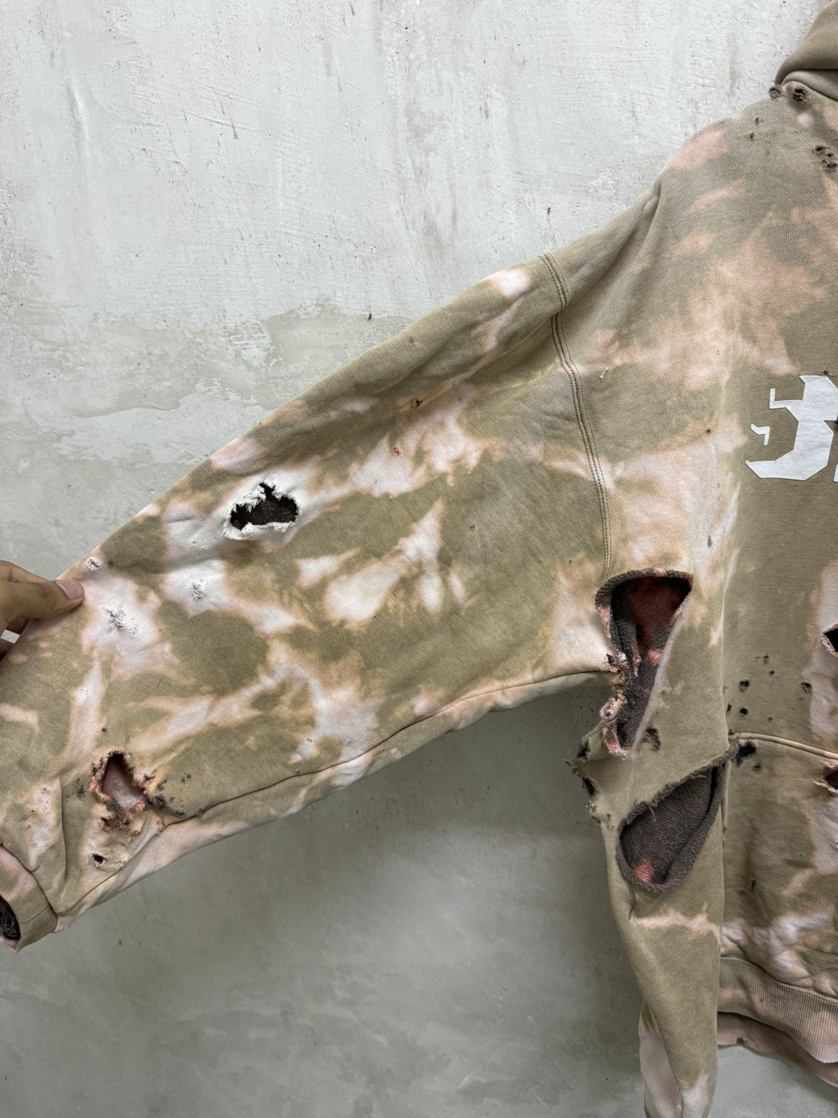Stussy Thrashed 2000s Stussy Distressed Hoodie Size US L / EU 52-54 / 3 - 4 Thumbnail