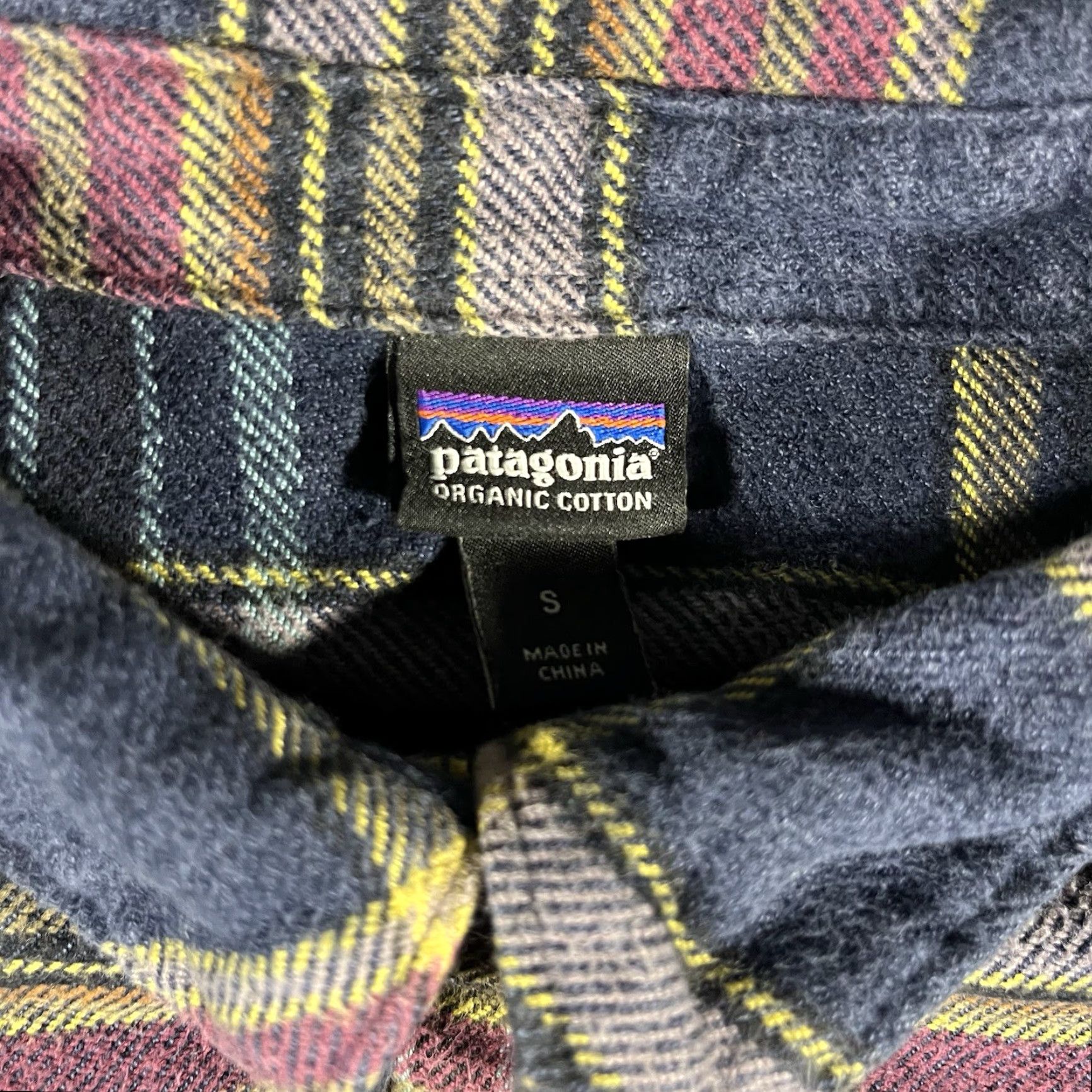 Patagonia Patagonia Shirt Womens Small Plaid Flannel Cotton Long Sleeve Button-Up Modern Outdoors Casual Travel Autumn Winter Spring | Womens Size S / US 4 / IT 40 - 2 Thumbnail