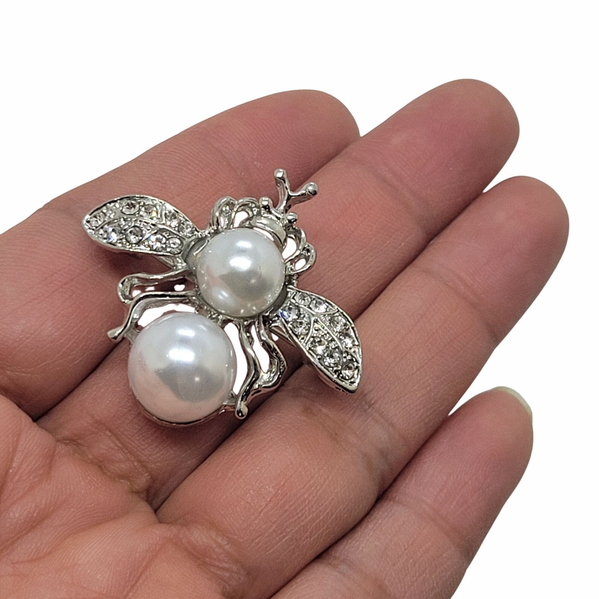 Other ✨Elegant Vintage Style Pearl Bee Brooch Silver Sparkling Cry Size ONE SIZE - 3 Thumbnail