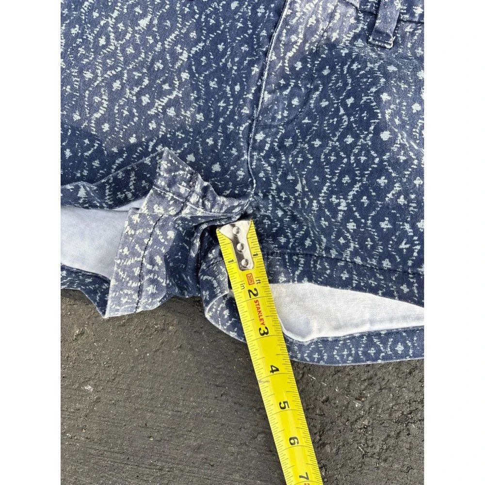 American Eagle Outfitters American Eagle Shortie Blue Ikat Print Shorts 4 Low Rise Size 27" / US 4 / IT 40 - 5 Thumbnail