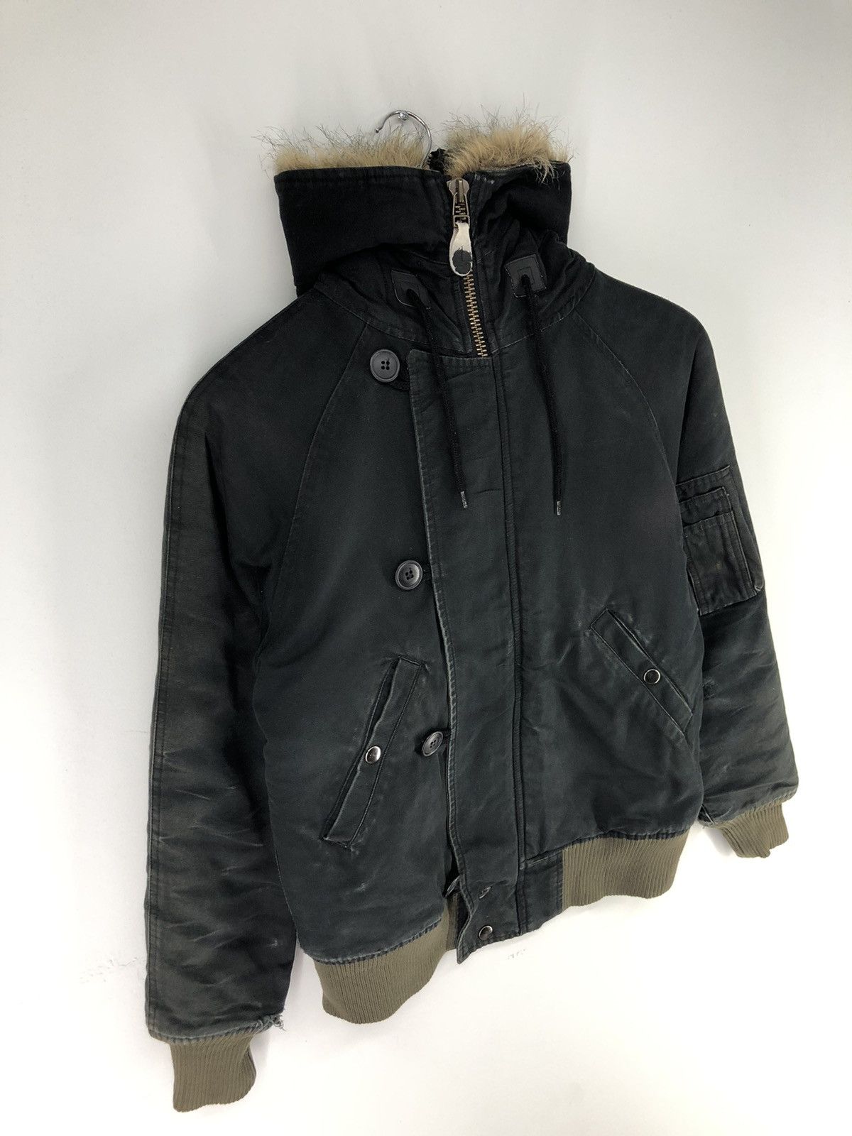 Avirex Vintage Avirex Extreme Cold Weather Distressed Bomber Jacket Size US S / EU 44-46 / 1 - 6 Thumbnail