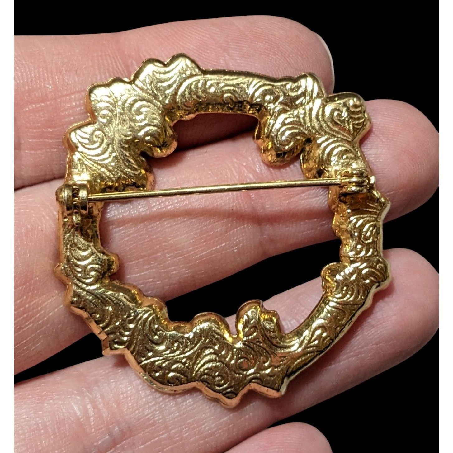 Other Vintage Gold Tone Floral Heart Wreath Brooch Size ONE SIZE - 2 Thumbnail
