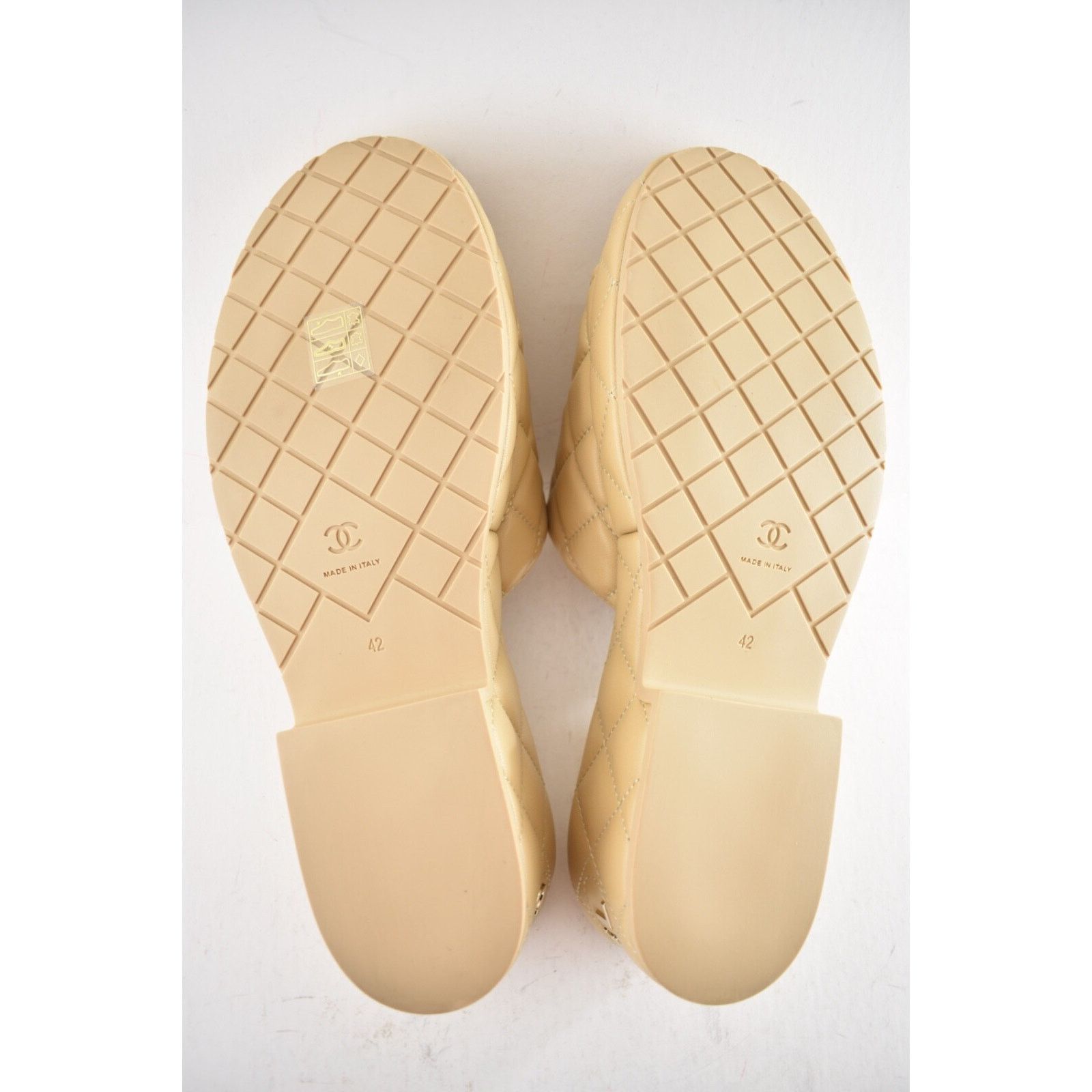 Chanel Chanel 23C Beige Lambskin Leather Quilted CC Logo Size US 12 / IT 42 - 13 Thumbnail