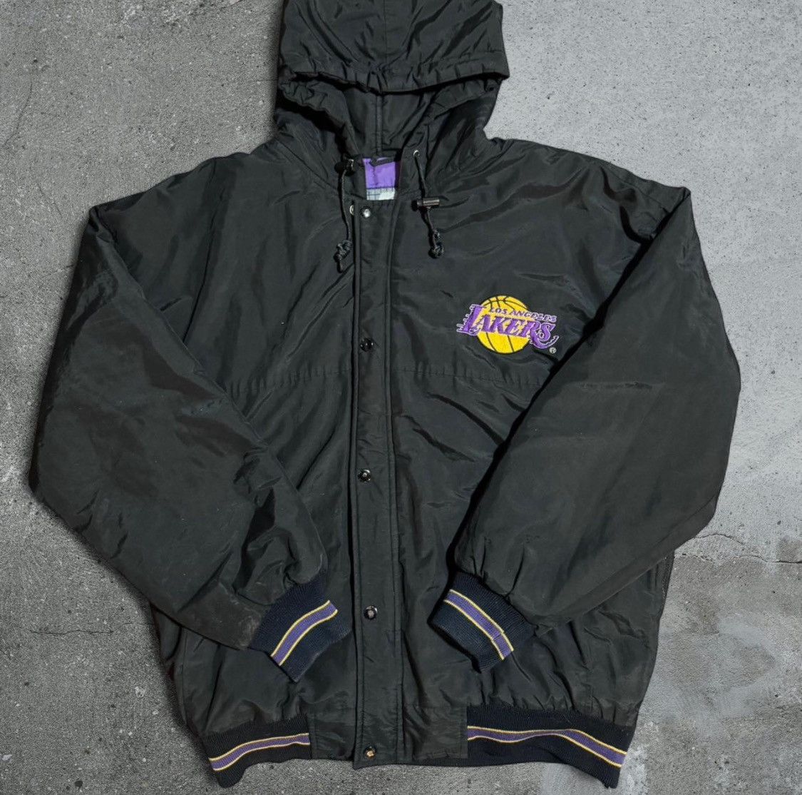 Starter Vintage Starter Los Angeles Lakers l jacket Size Large Size US L / EU 52-54 / 3 - 3 Thumbnail