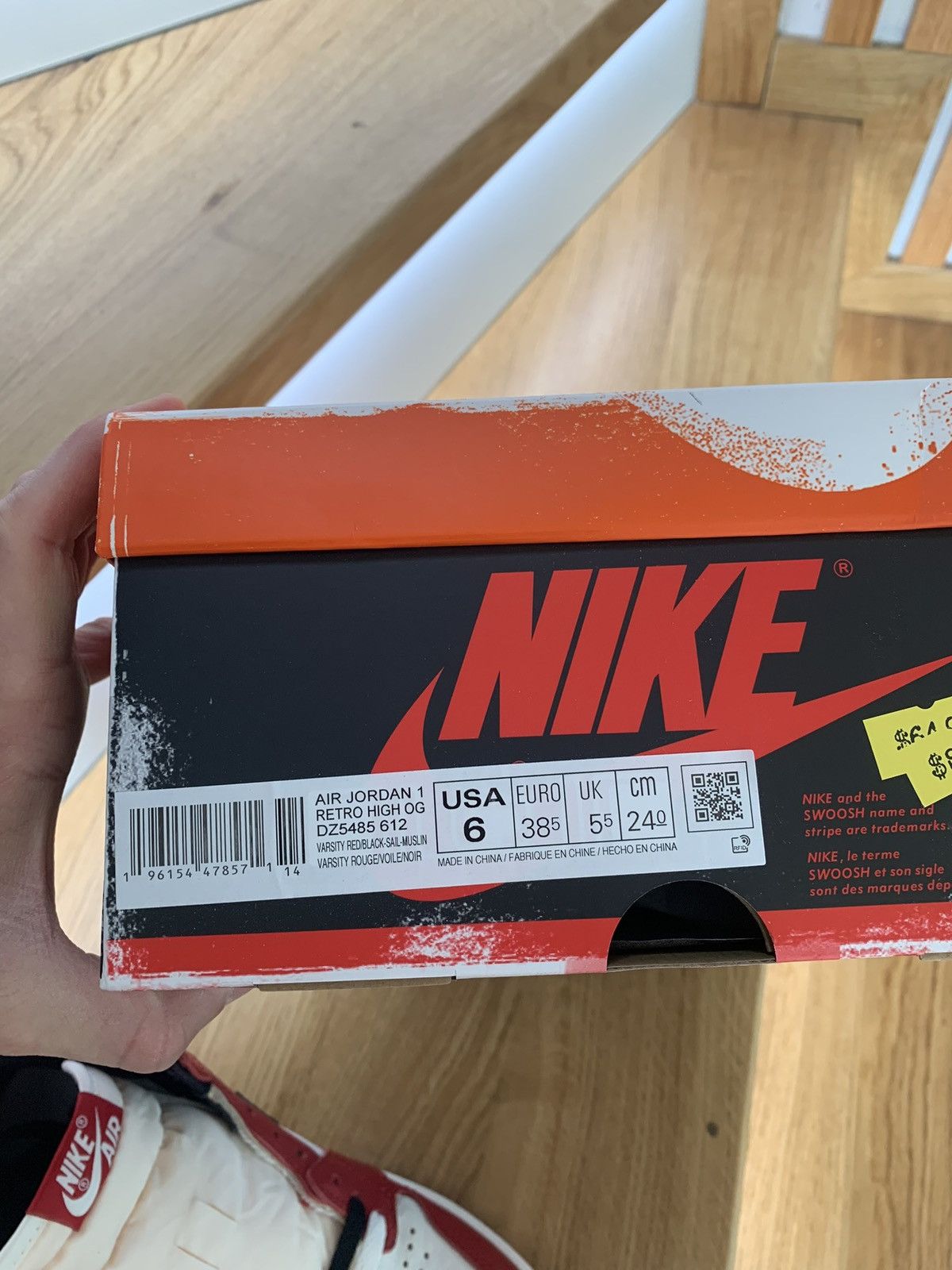 Nike Nike Air Jordan 1 Retro High Chicago Lost and Found Size US 6 / EU 39 - 14 Thumbnail