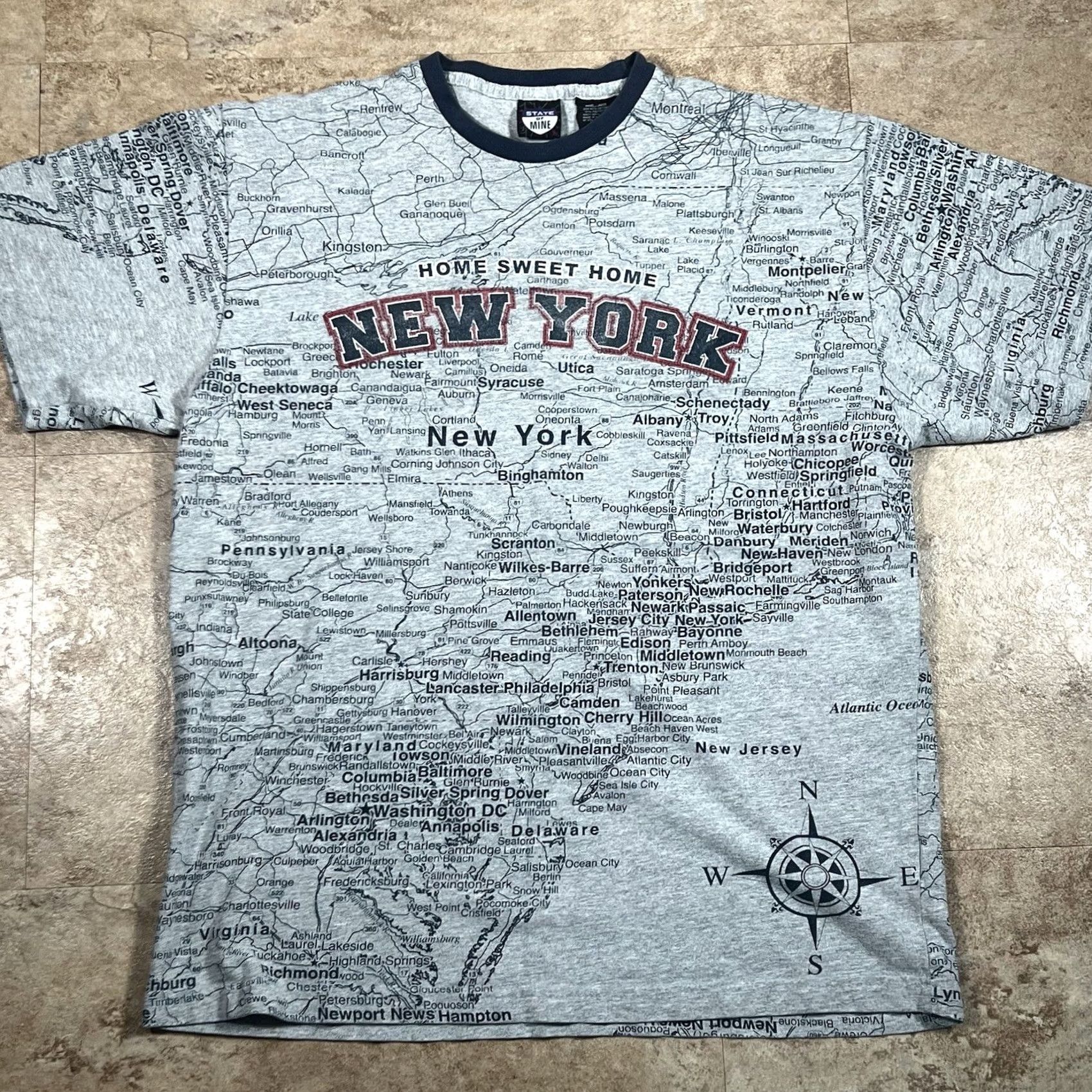 Vintage VINTAGE State Of Mine NY Map T-Shirt Men L Gray All Over Print Map Shirt Size US L / EU 52-54 / 3 - 2 Thumbnail