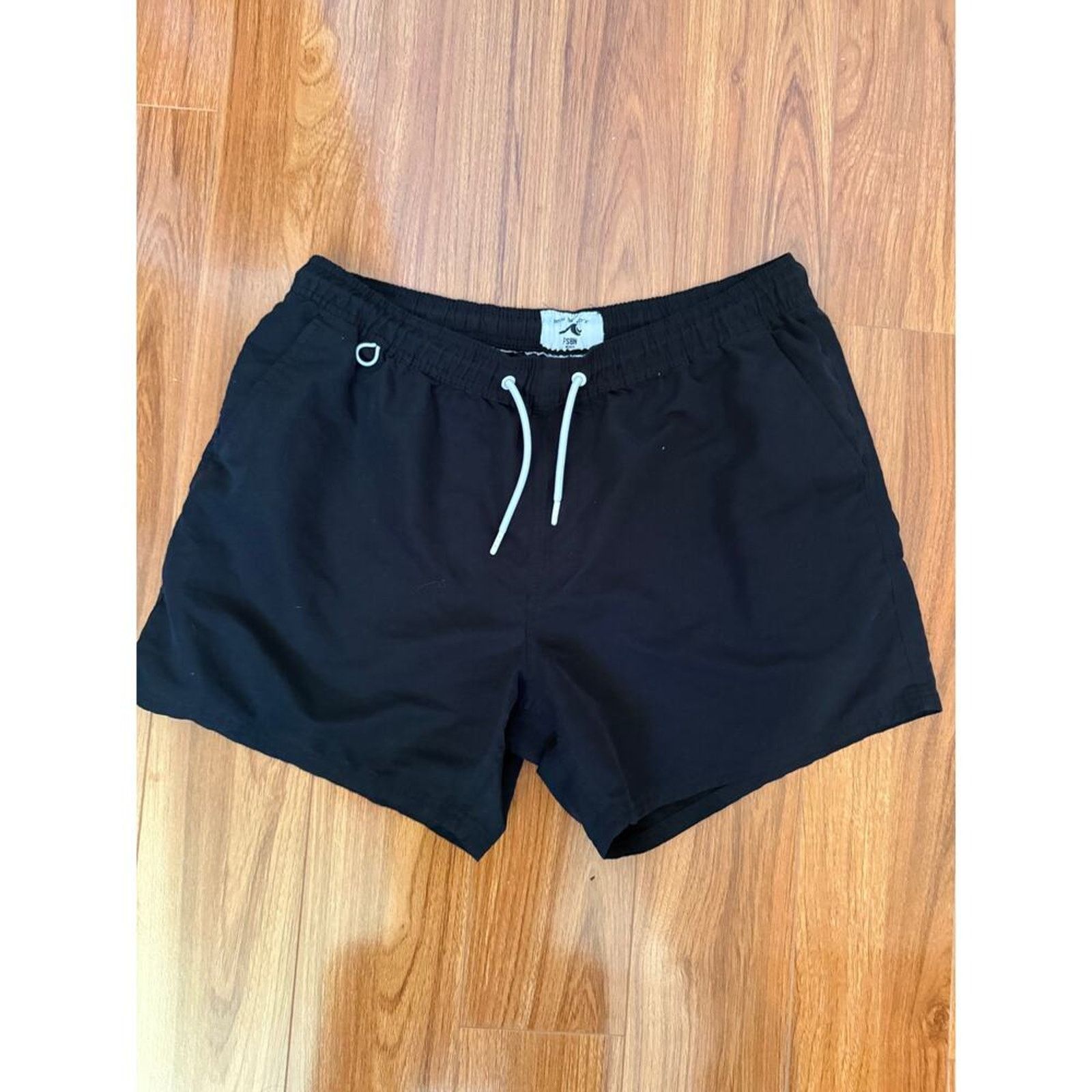 & Other Stories catch the wave beach shorts very comfortable Size US 33 - 1 Thumbnail