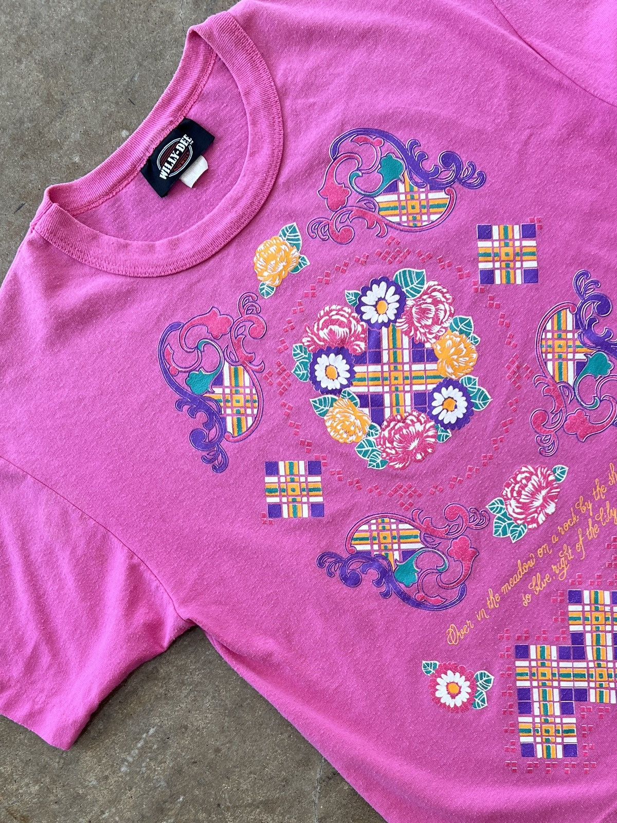 Vintage Vintage 80s Pink Floral Tee Medium Size US M / EU 48-50 / 2 - 1 Thumbnail