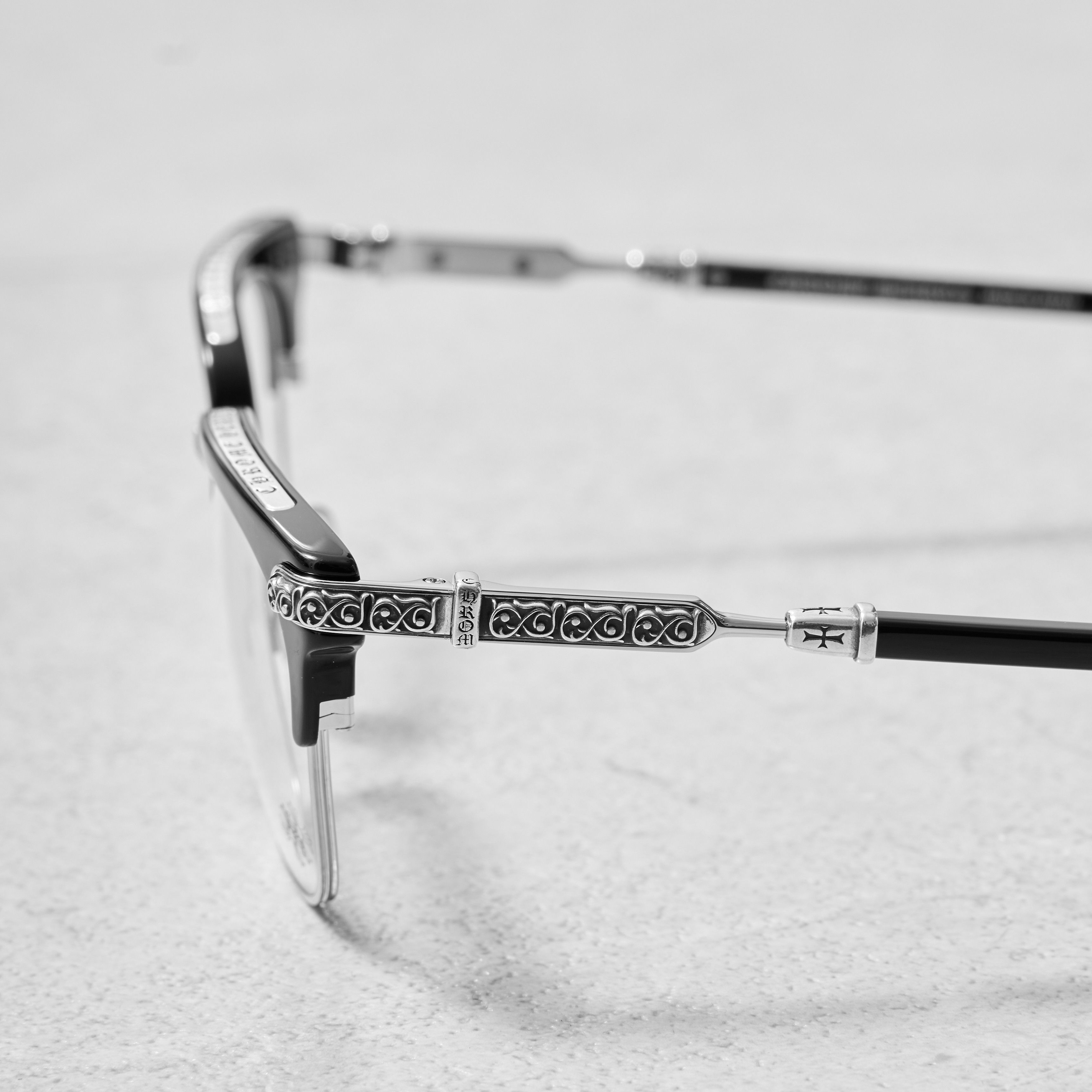 Chrome Hearts CHROME HEARTS VERTICAL SMILE II Size ONE SIZE - 8 Thumbnail