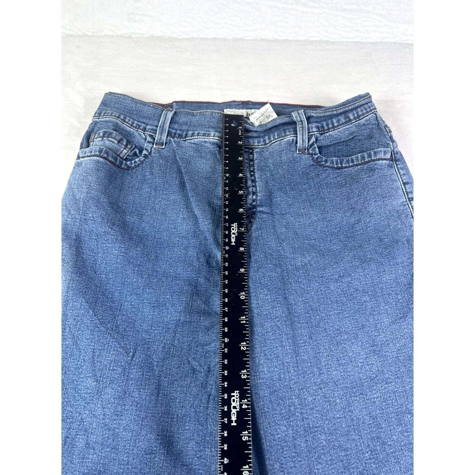 Levi's Levi's 512 Capri Jeans Women's Slimming Size 14 Denim Blue Capri Jeans Capris Slimming Pockets 19 Inseam 30 Waist Denim Blue Size 36" / US 14 / IT 50 - 6 Thumbnail