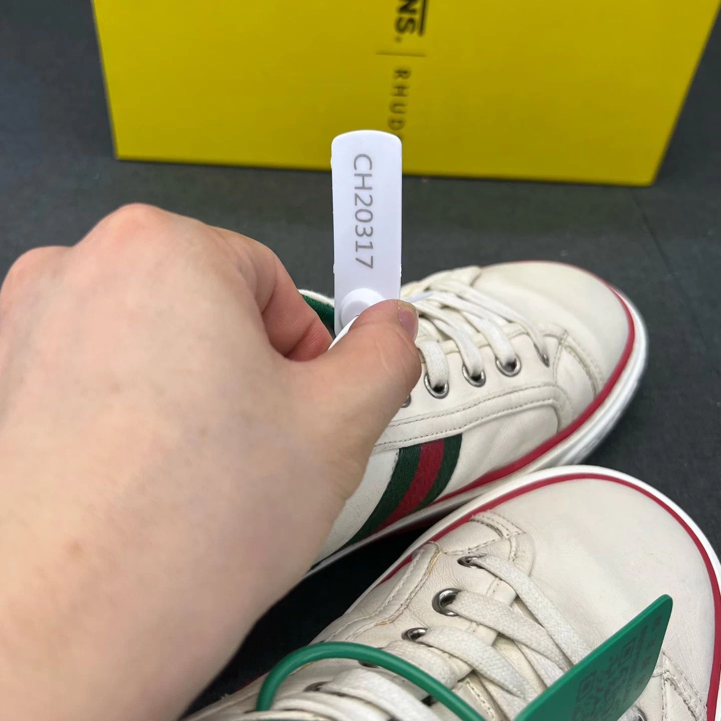 Gucci Gucci 1977 White 7 Mint Size US 7 / EU 40 - 9 Thumbnail