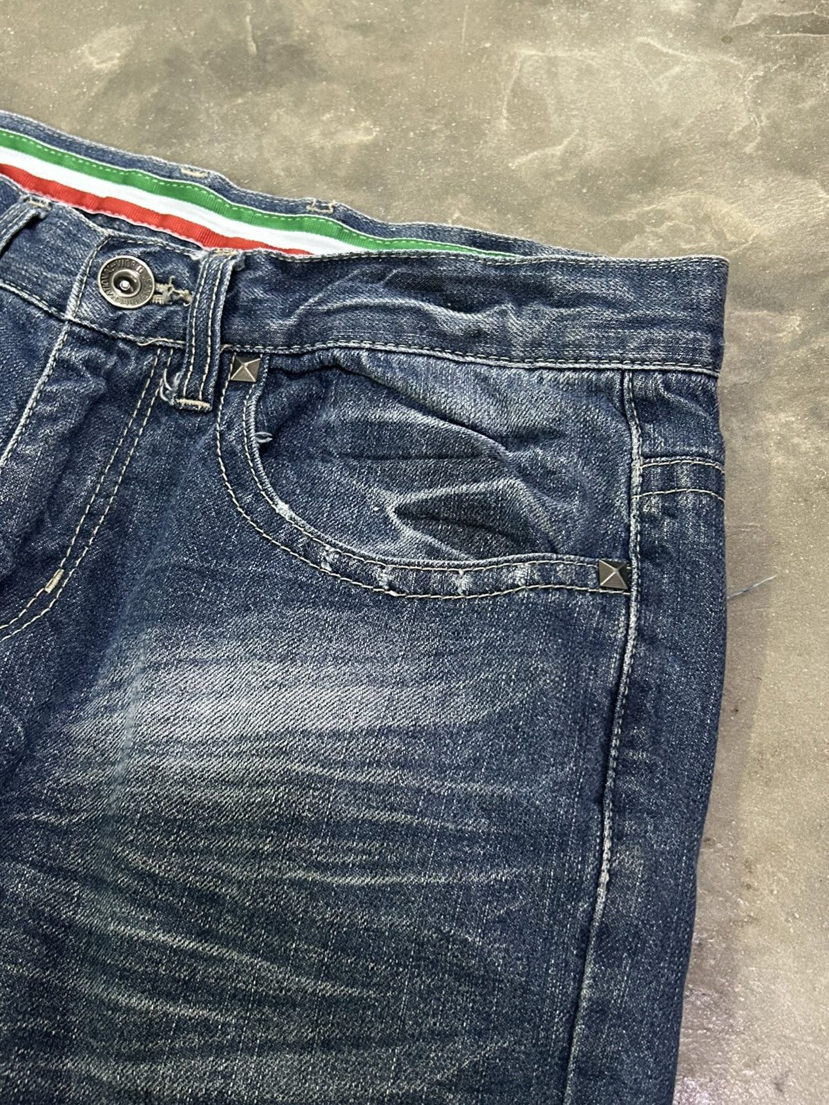 GOSTAR DE FUGA Nylaus Y2K Distressed Baggy Studded Heavy Washed Whisker Size US 30 / EU 46 - 11 Thumbnail
